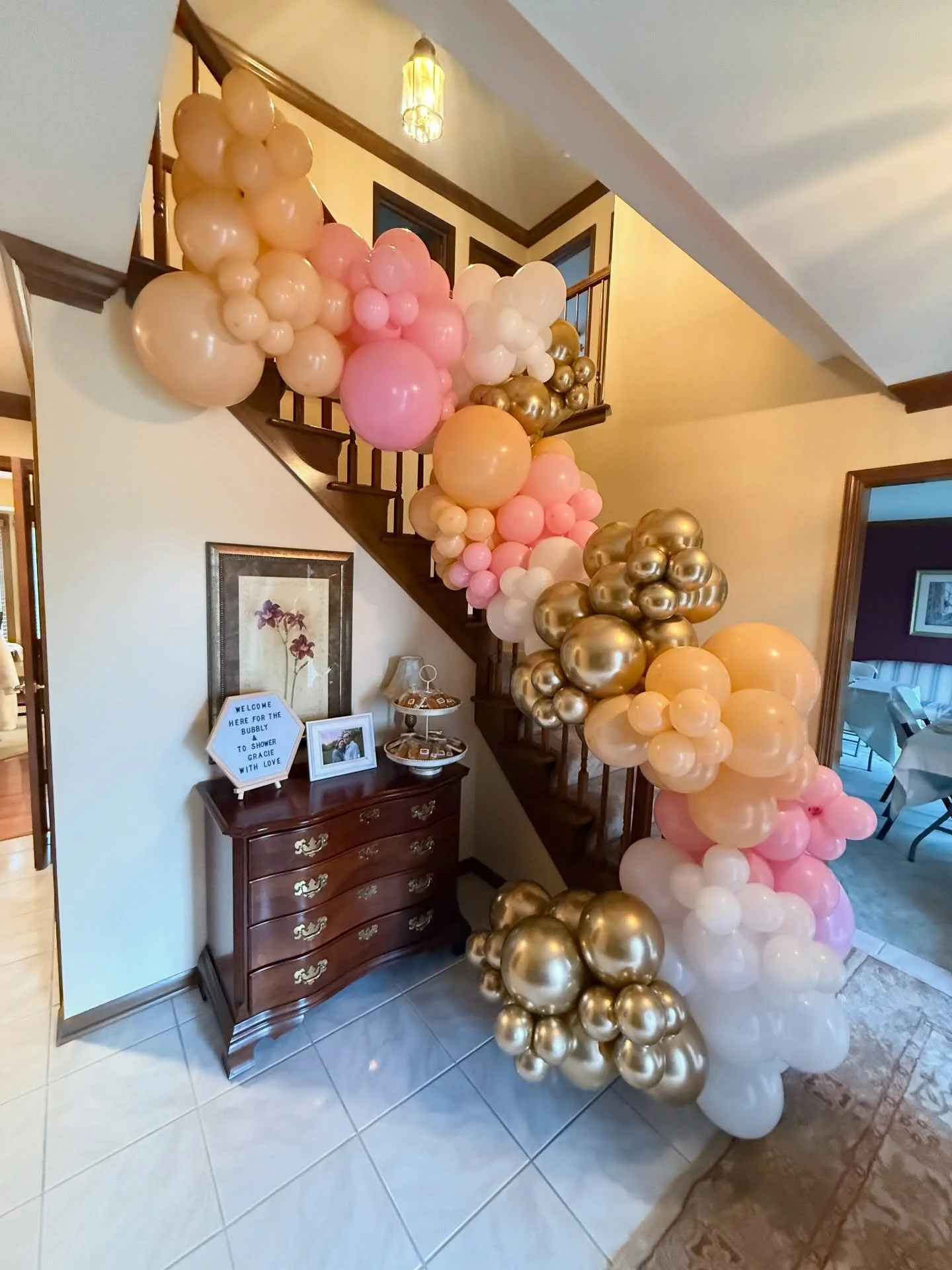 I love garland for a lovely bridal shower! 👌👏🎈