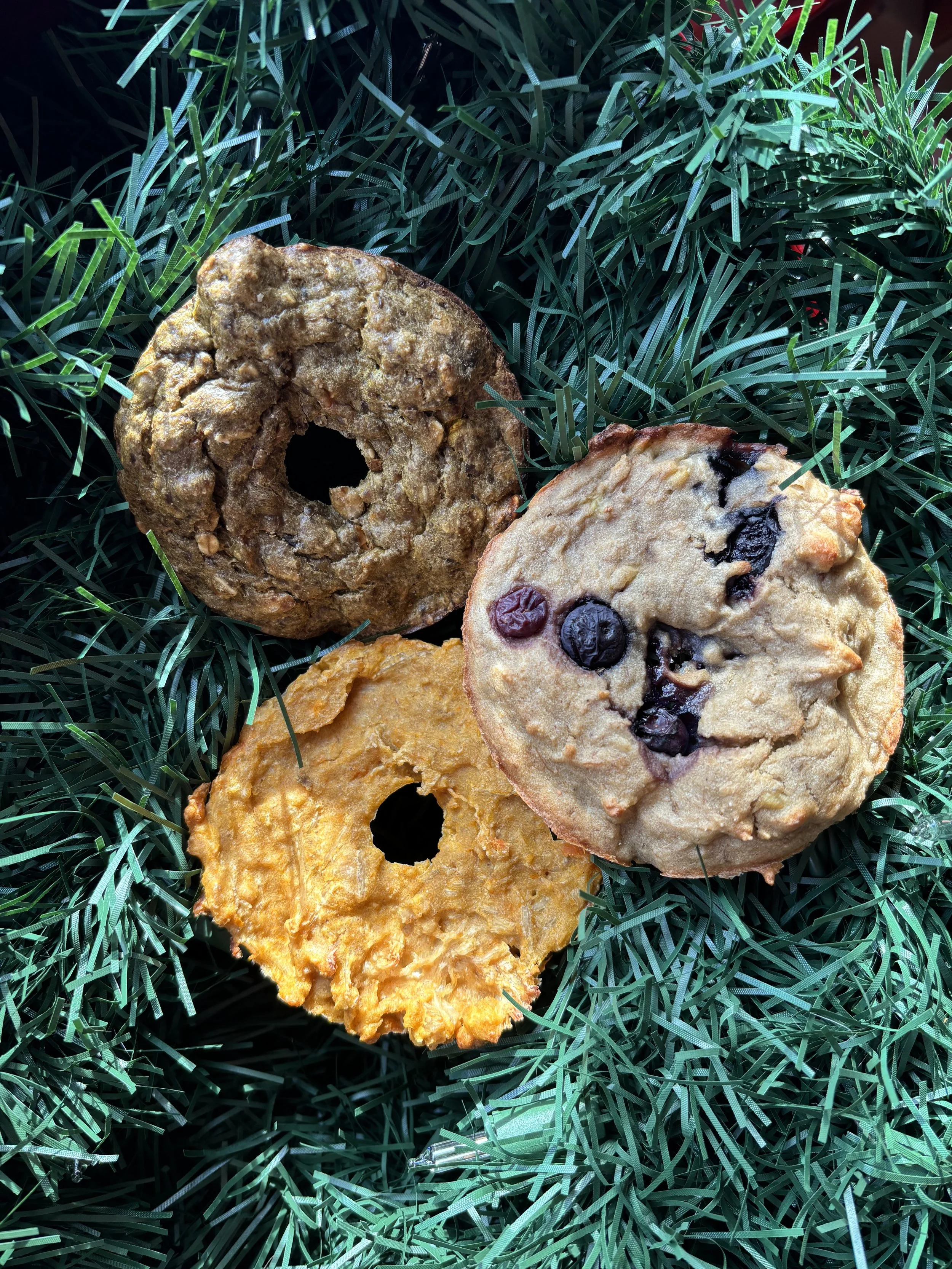 Doghnuts
Liver Loop, Blueberry Tail Twister, Chicken Feast