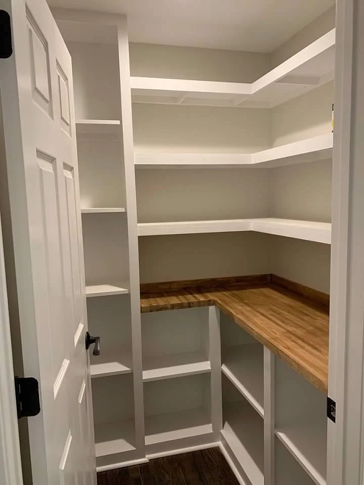 Custom butlers pantry