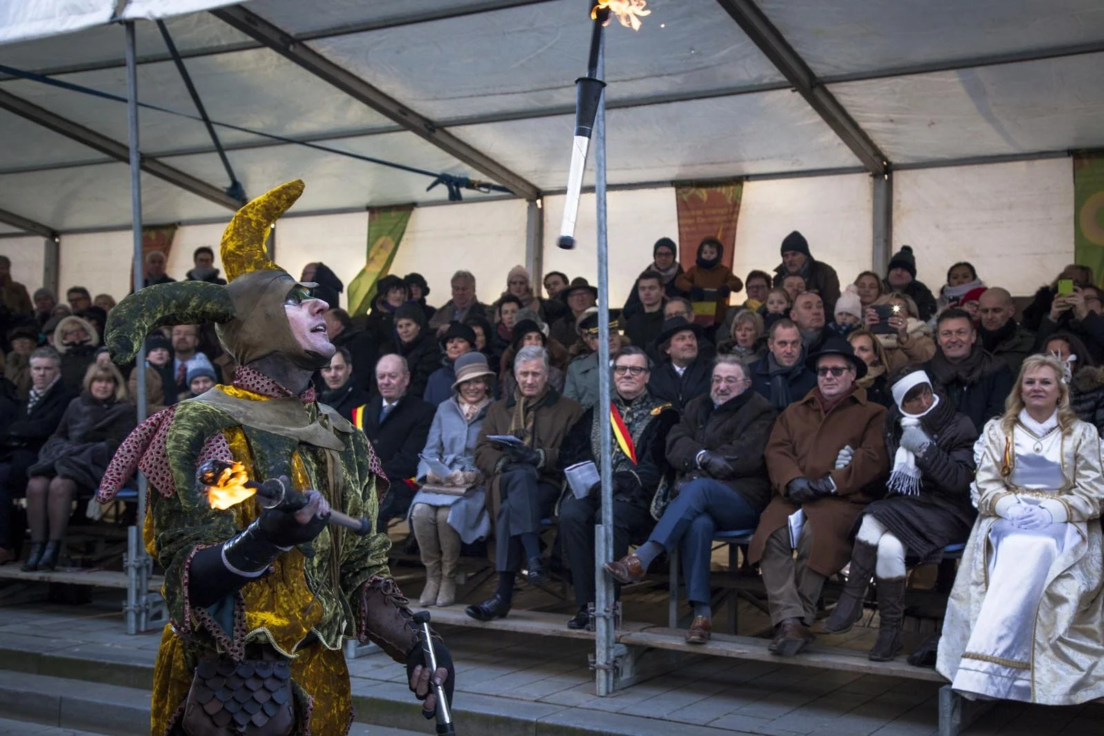 mobiele vuuranimatie tussen publiek