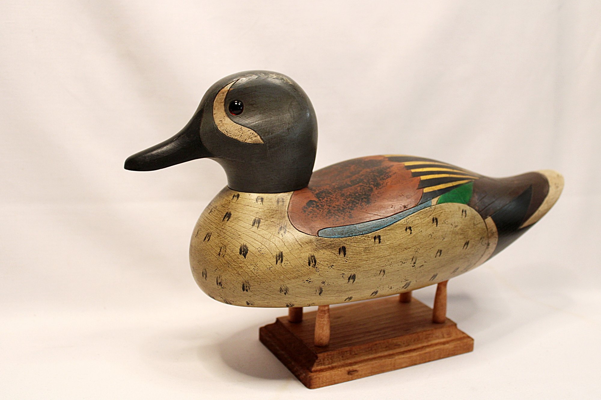 Vintage JOHN BUNDY DECOY Blue Winged Teal Drake-Facing Left Front-2000 x 1333.JPG