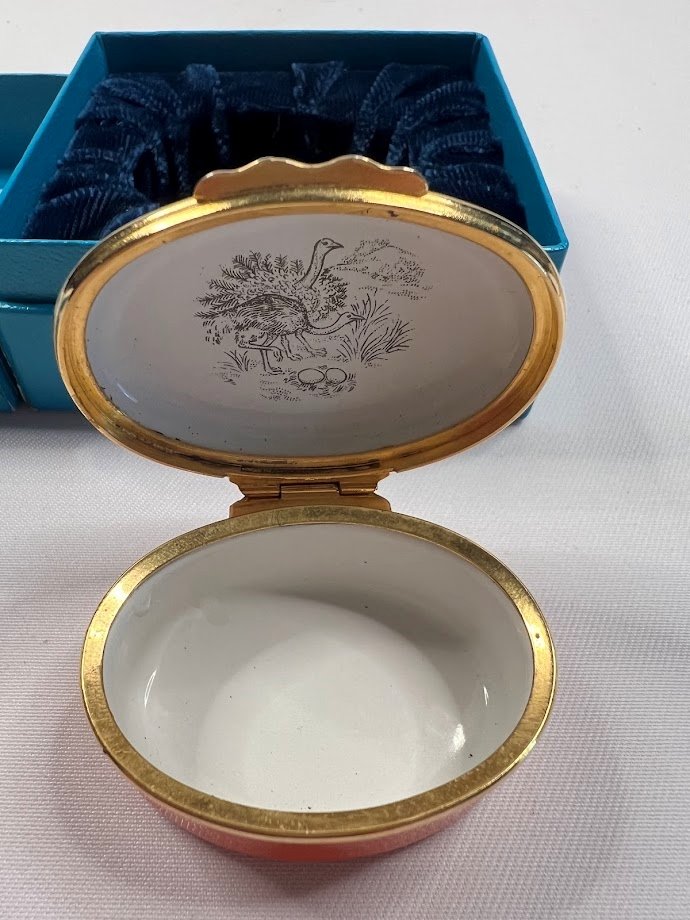 HALCYON DAYS English Enamel Box Leopard Motif-box  view-lid oprn-700 x 785.jpg