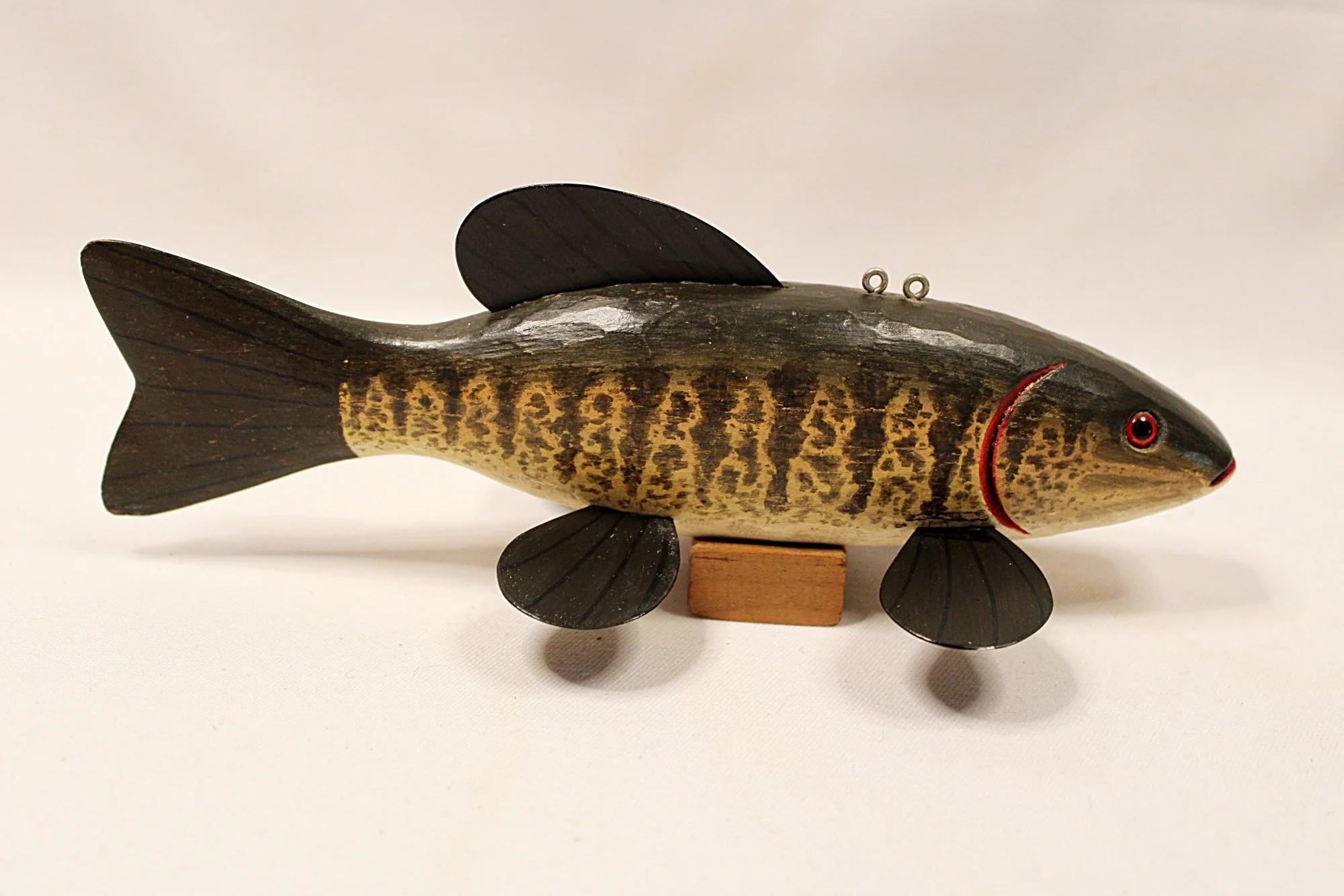 Steve Robbins-Fish Decoy Smallmouth Bass -on-stand-facing-right-2000 x 1333.JPG