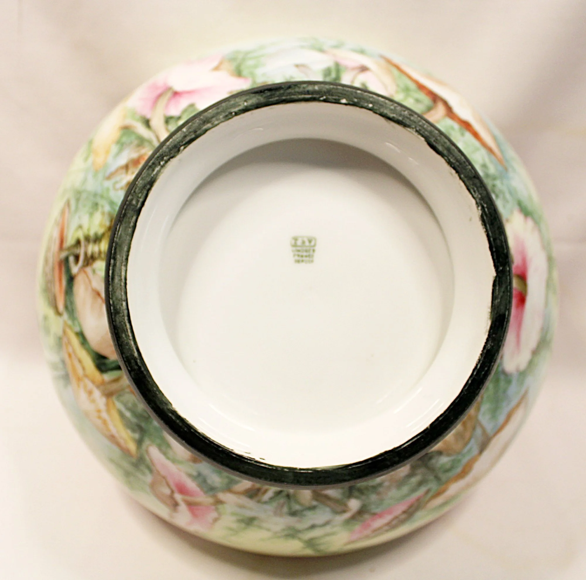 5837-Antique T&V Limoges Centerpiece Bowl 1892-1907 Handpainted Mushrooms-full-bottom-2000 x 1978.JPG
