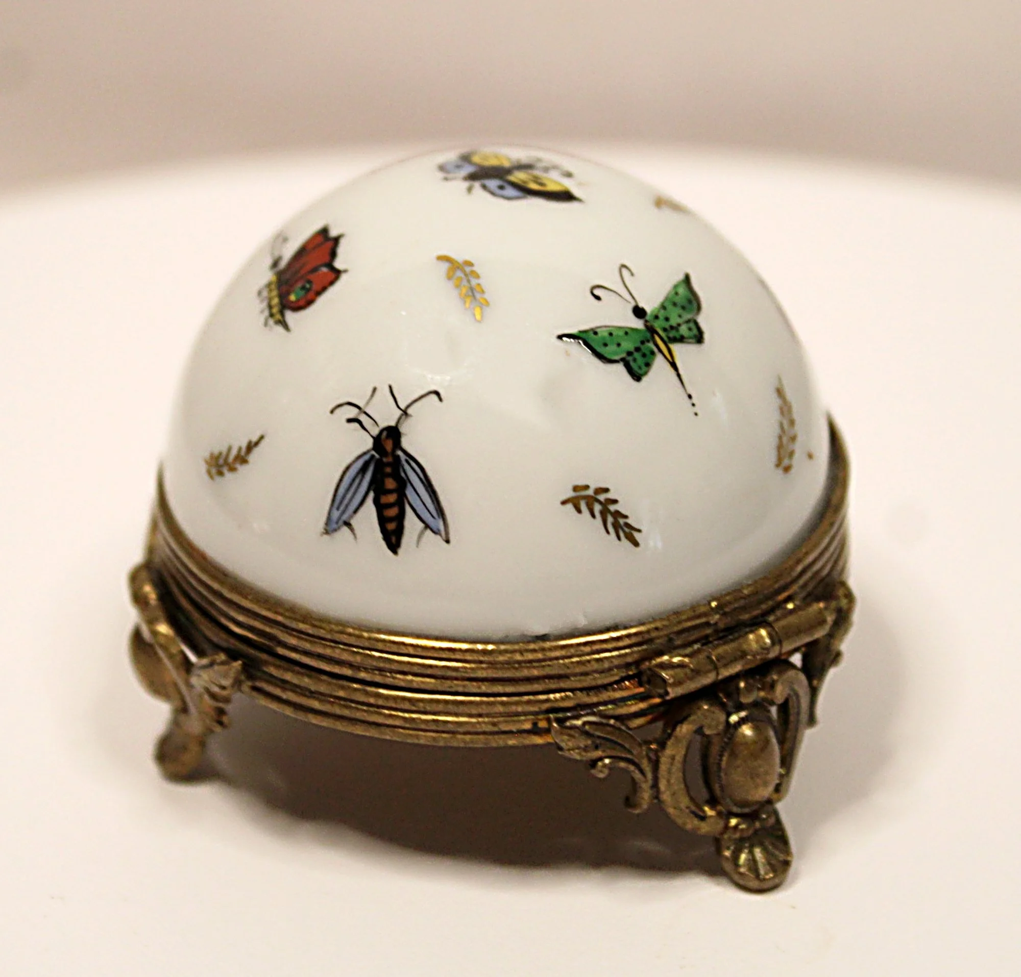 Vintage LIMOGES VINAIGRETTE Rare Peint Main French Porcelain Bibelot-front-left-2000 x 1915.JPG