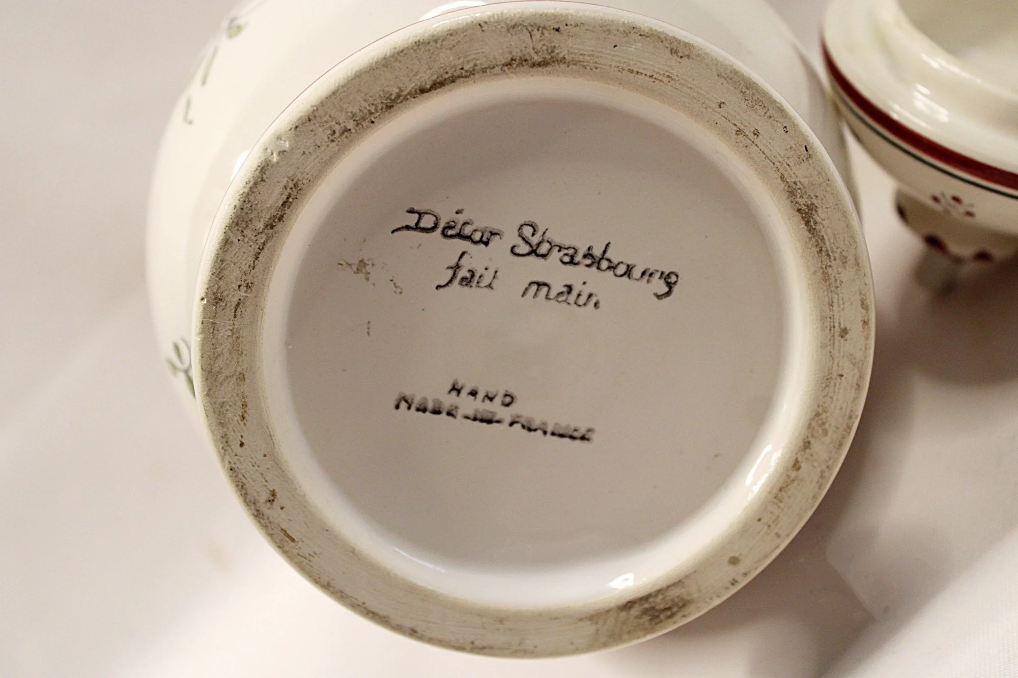 French-faience-Coffee-Pot-Decor-Strasbourg-bottom-Markings-2000 x 1333.JPG