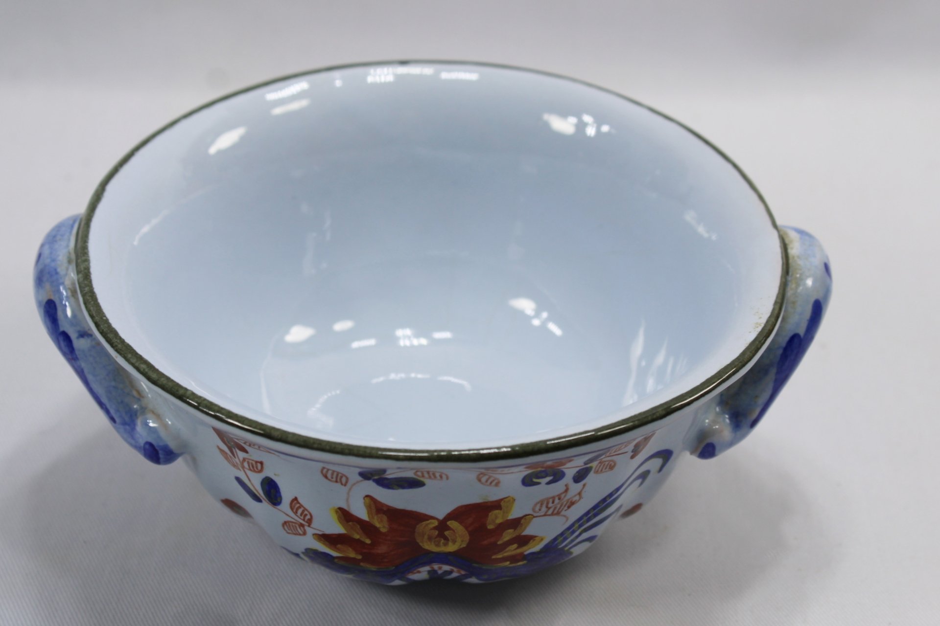 Italian Hand Painted Majolica Bowl Made for Tiffany and Company- inside bowl-1920 x 1280.JPG