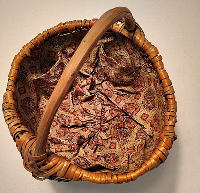 5511-Vintage WILLOW MELON BASKET Handmade Primitive with Make-Do Cloth Liner-Pockets-800 x 772.jpg
