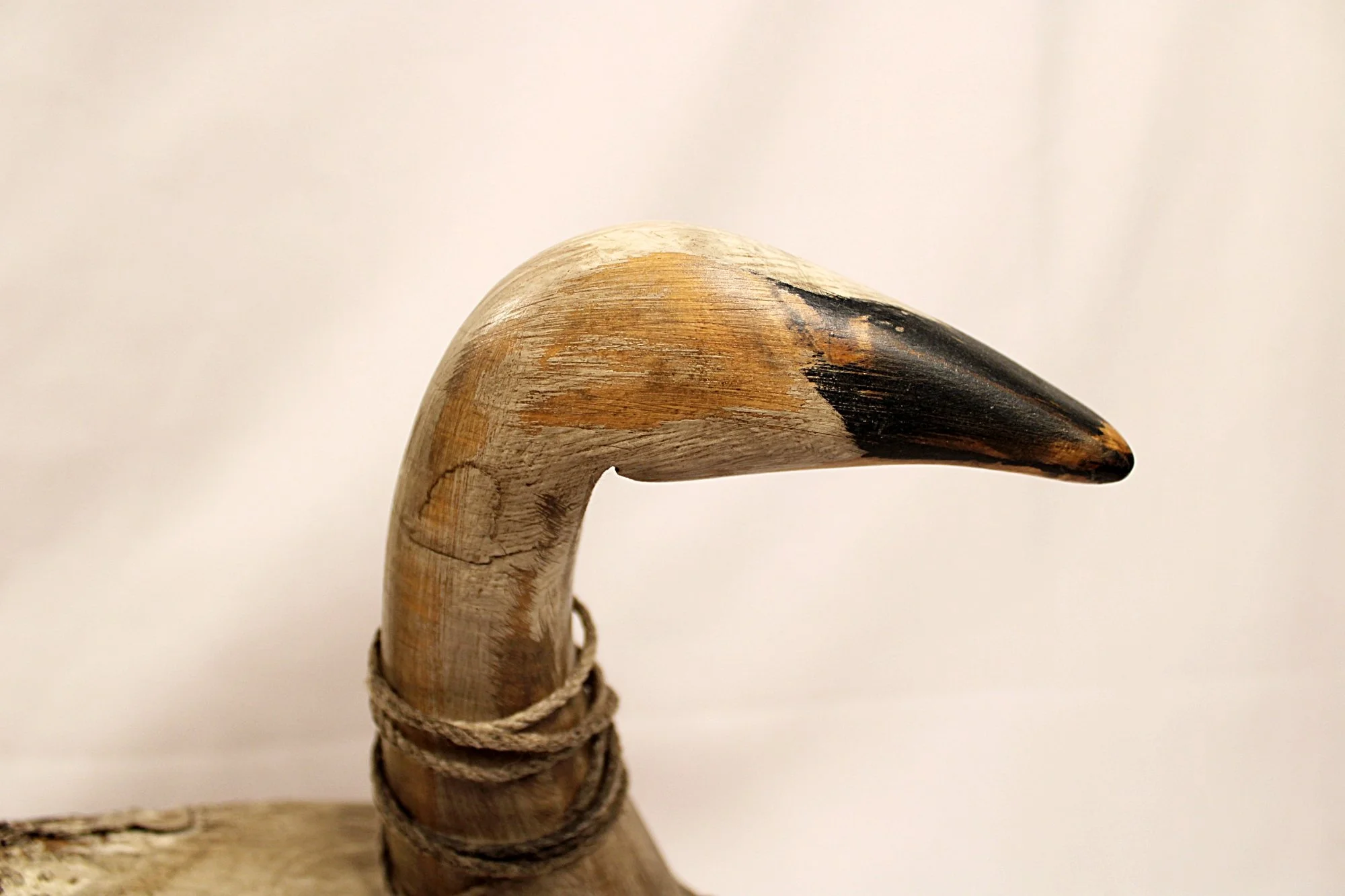 CHRIS BOONE Vintage Wooden Swan Decoy Signed Dated-Head-View-Right-2000 x 1333.JPG