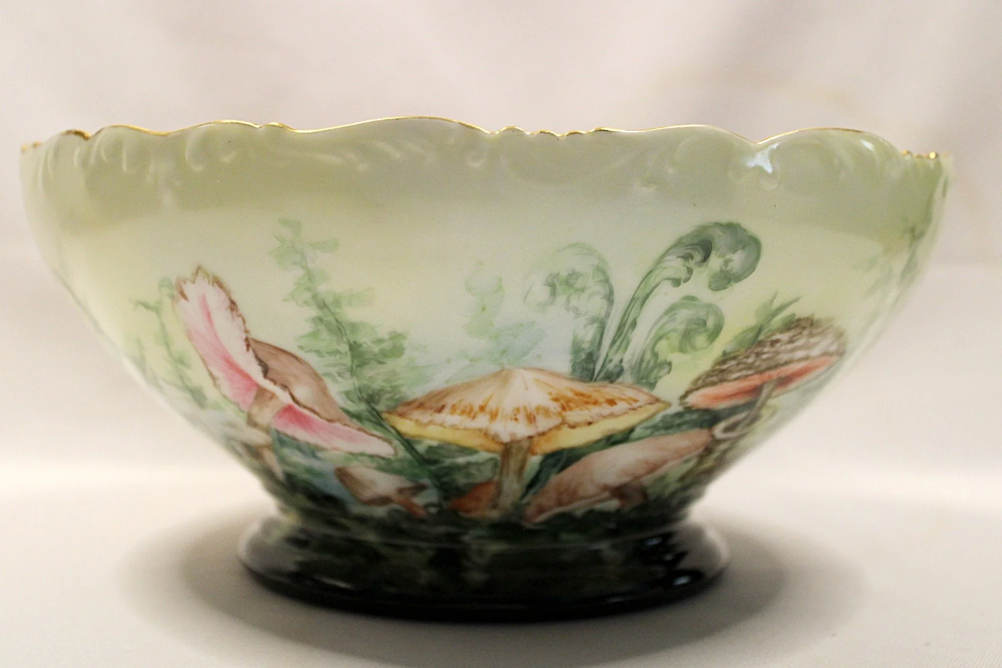 5837-Antique T&V Limoges Centerpiece Bowl 1892-1907 Handpainted Mushrooms-full-front-2000 x 1333.JPG
