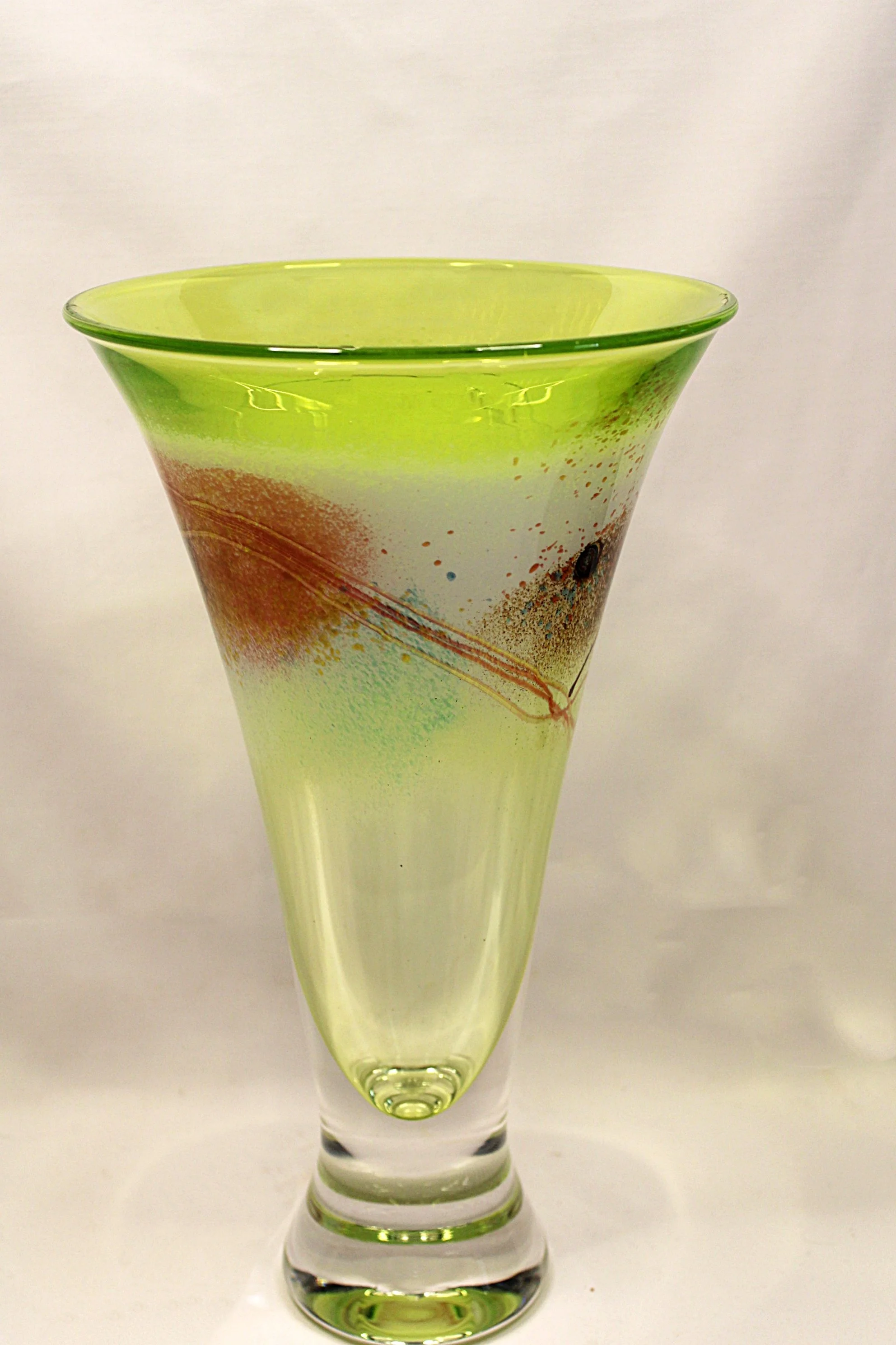 EARL O. JAMES Art Glass Vase Signed 12.5 Inches Tall-Full View-1984 x 2976.JPG
