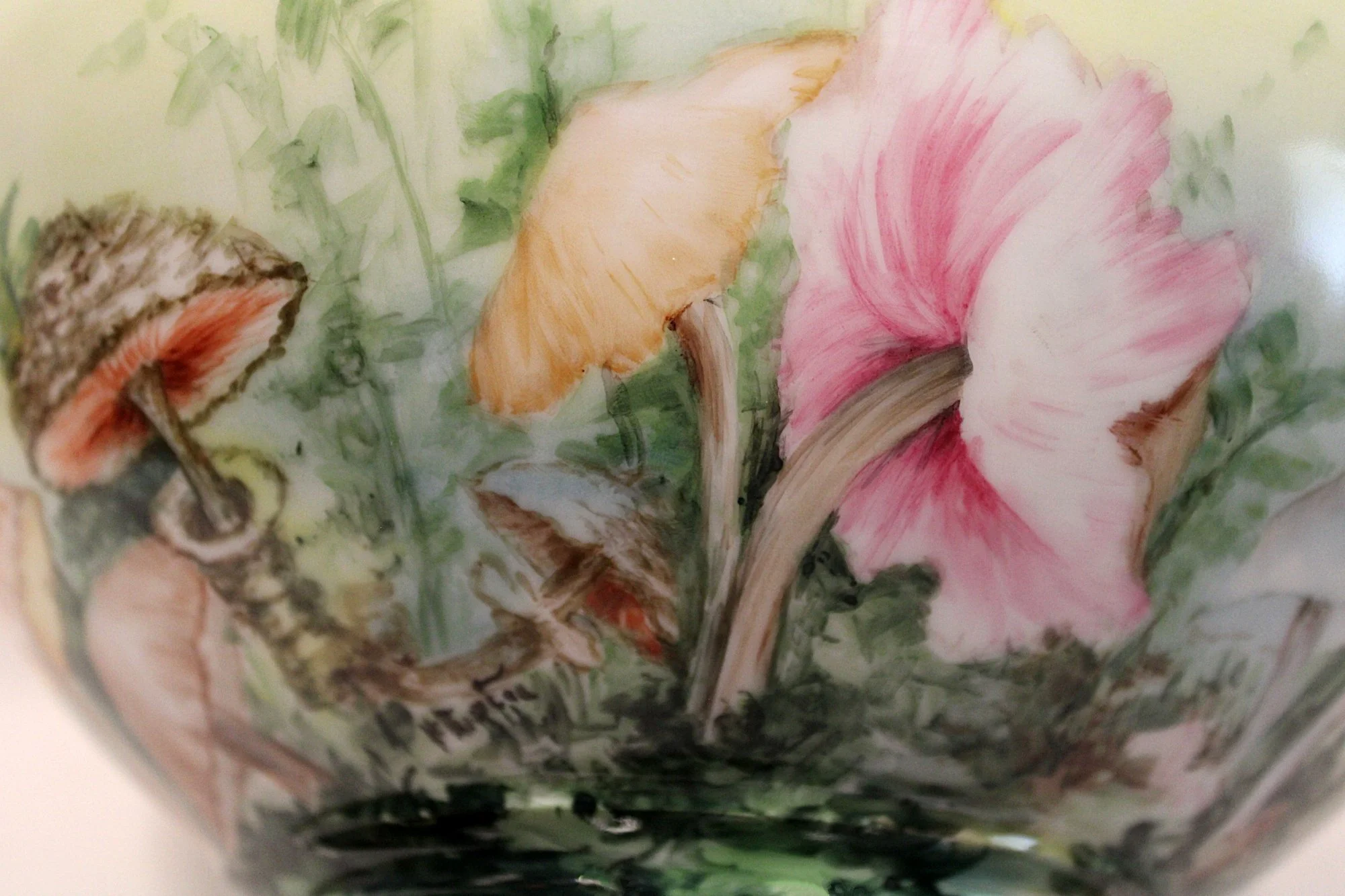 5837-Antique T&V Limoges Centerpiece Bowl 1892-1907 Handpainted flowers-mushrooms-2000 x 13333.JPG