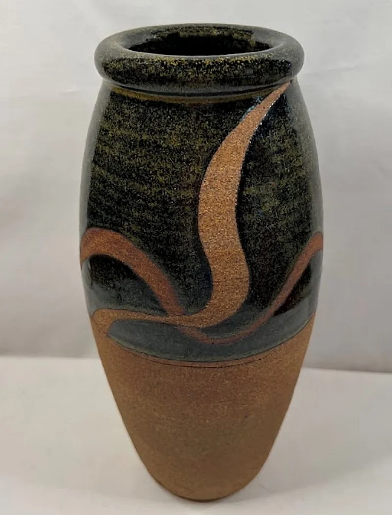 Studio-Art-Pottery-Vase-by-Rowell-Side--3-800 x 1050.jpg