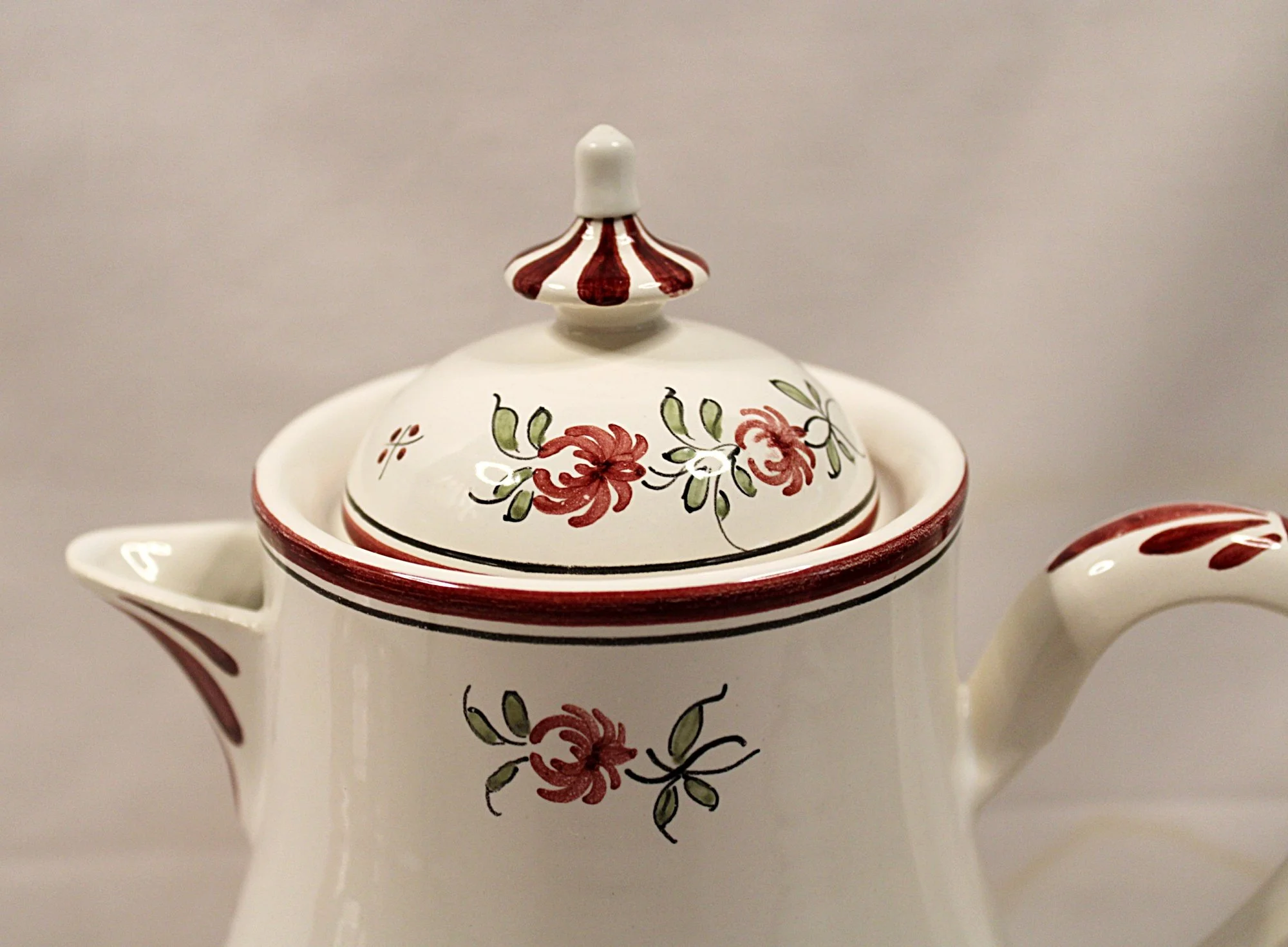 French-faience-Coffee-Pot-Decor-Strasbourg-Top-view-2000 x 1471.JPG