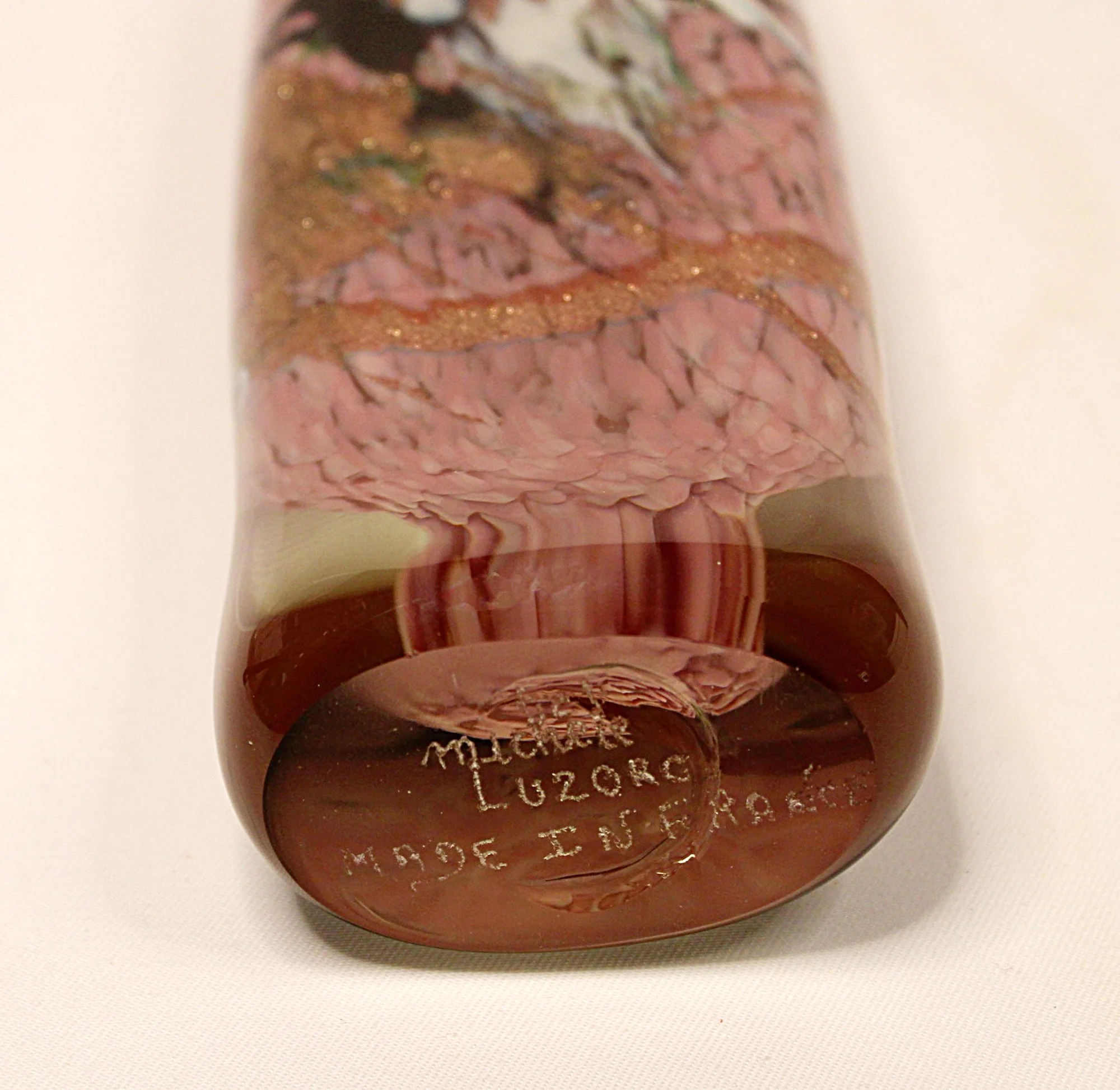 MICHELE LUZORO French Art Glass Bottle Vase with Gold Inclusions Handblown bottom-section-flat-2000 x 1947.JPG