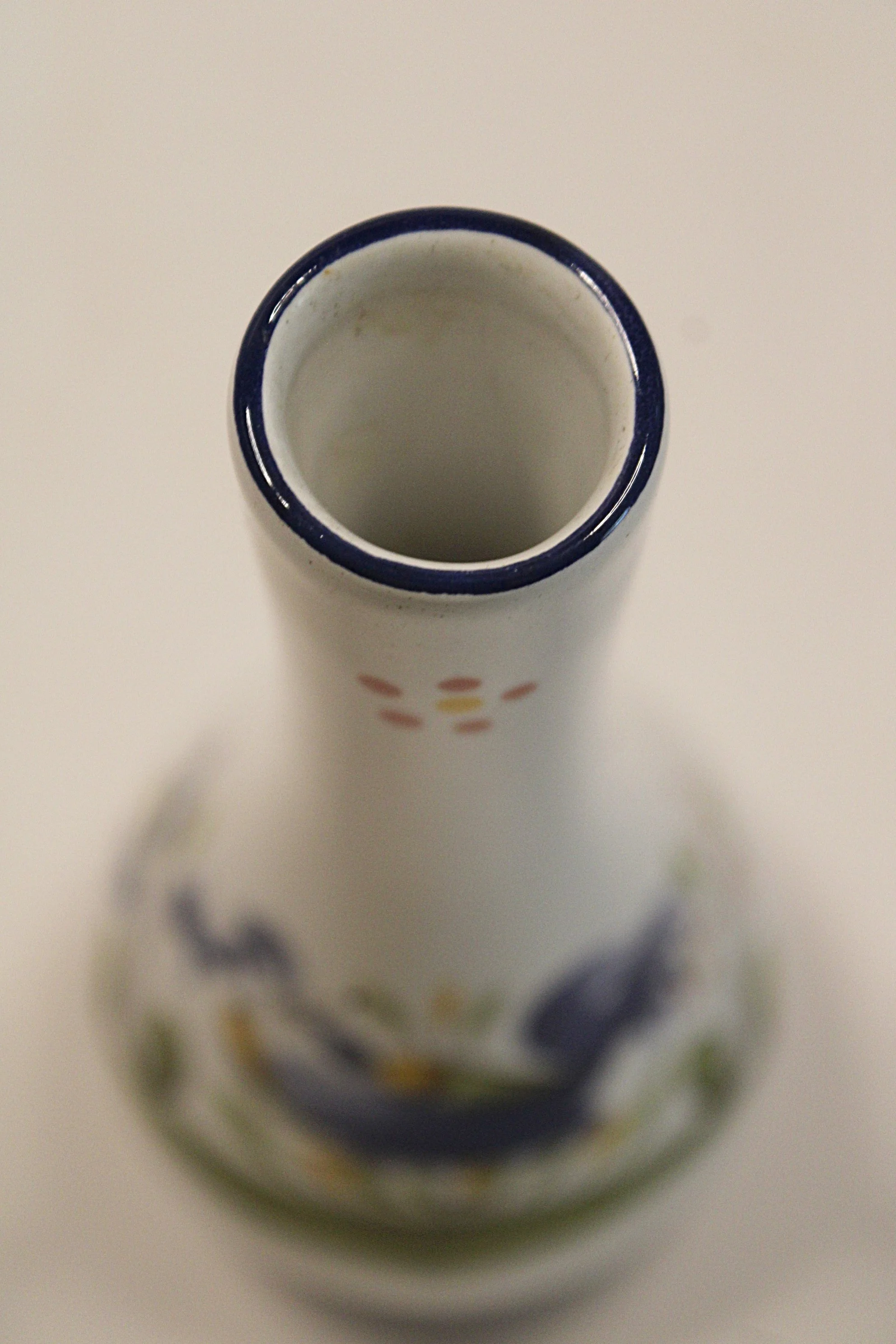 luneville-french-faience-vase-rim-vie-closeup-1984 x 2976.JPG