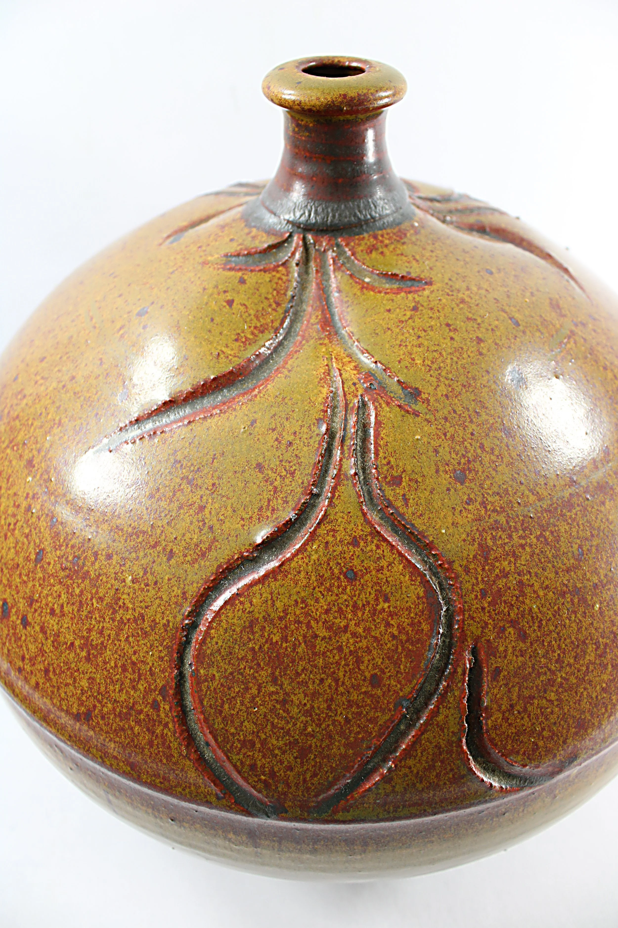 STEARNS ART POTTER Huge Weed Pot - upper view only-2656 x 3984.jpg