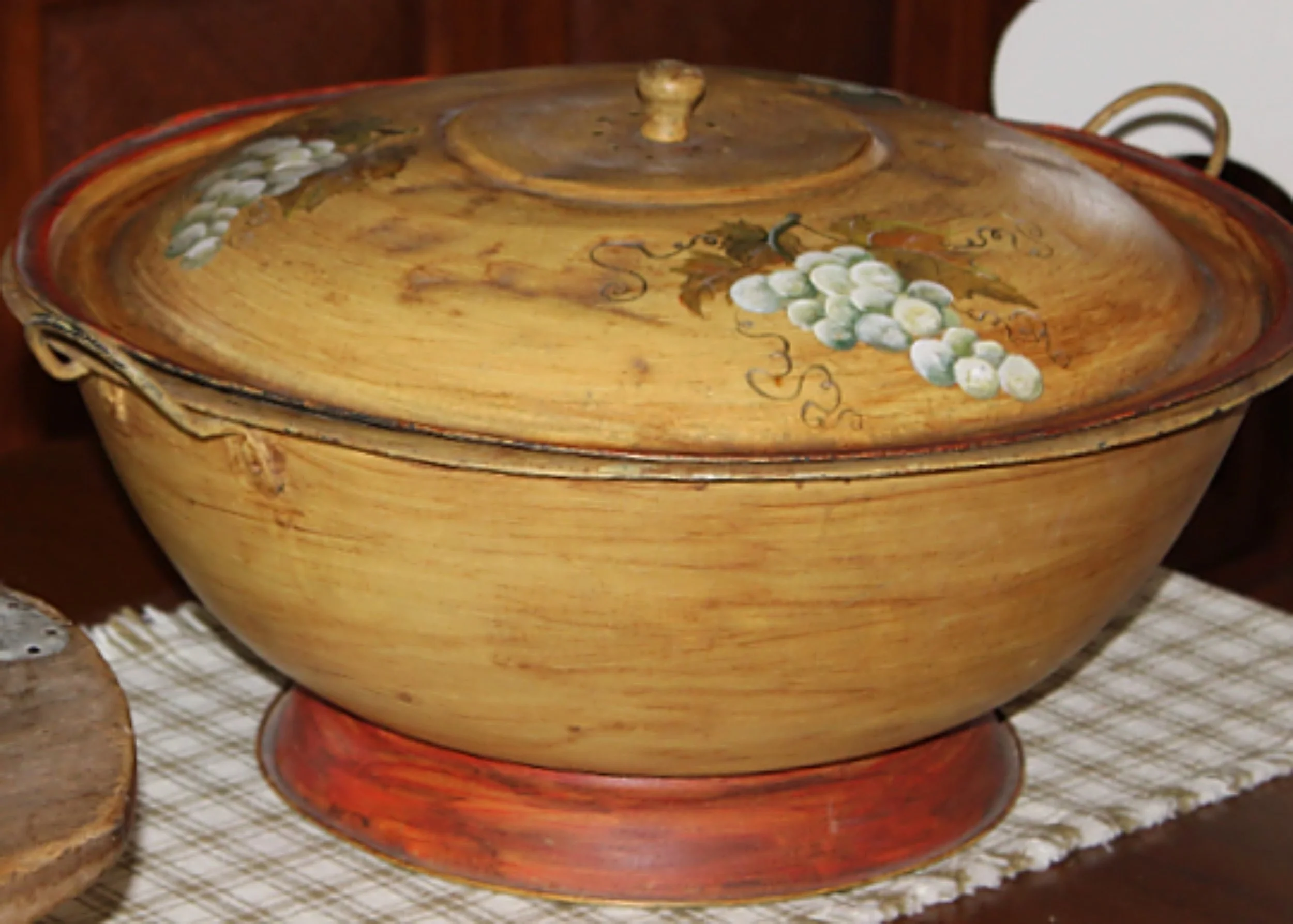 Antique Lidded TIN DOUGH RISER Hand Tole Painted on table-2540 x 1816.jpg