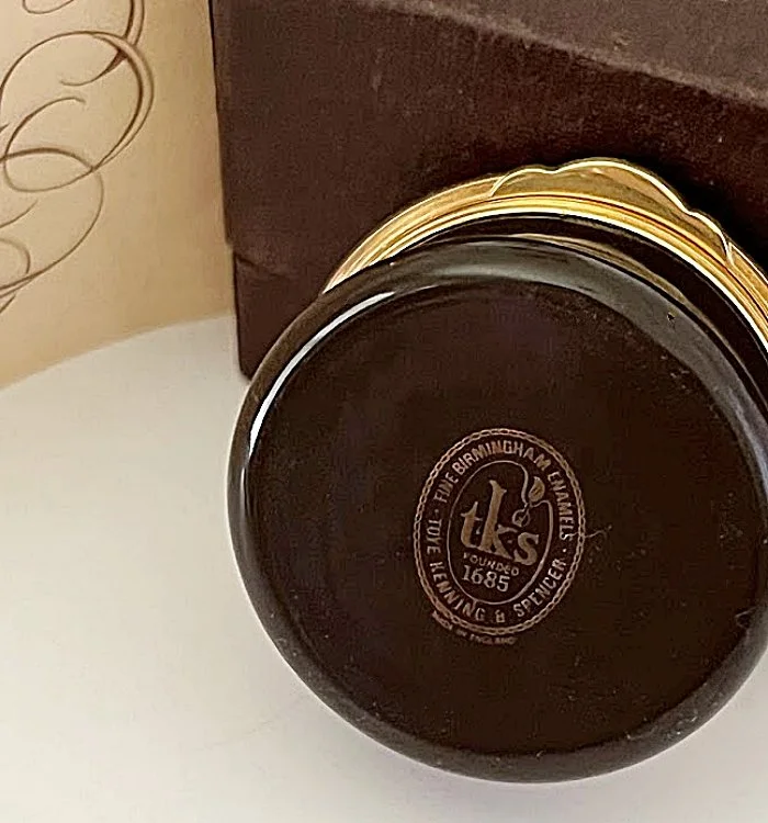 5670-Toye, Kenning and Spencer English Enameled Box Oliver Cromwell -bottom-mark-700 x 750.jpg