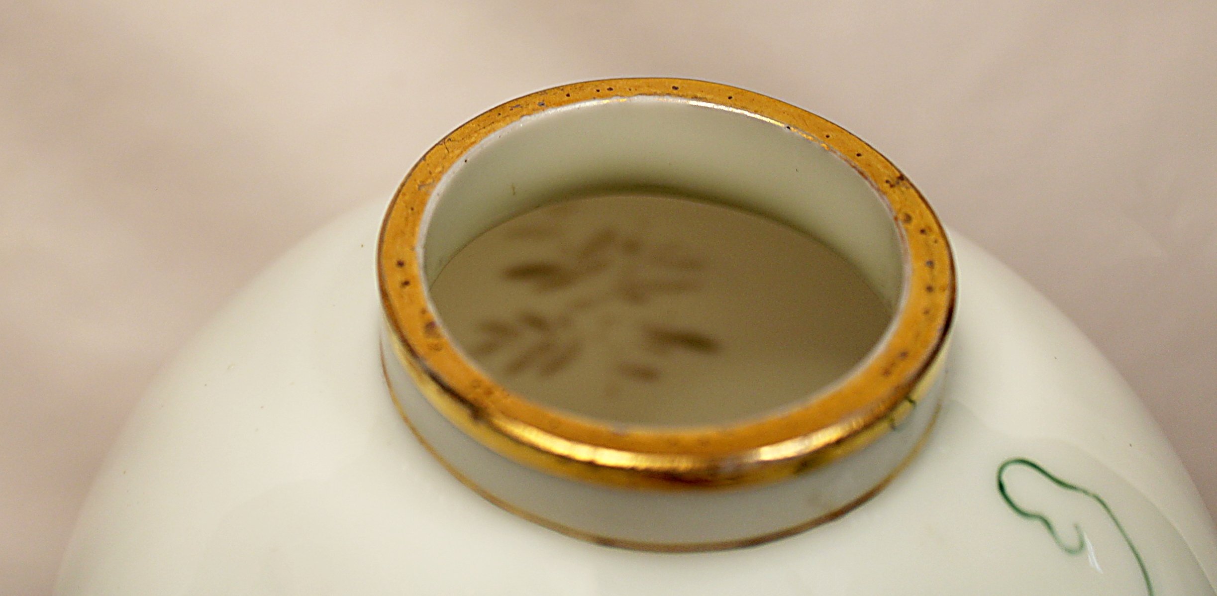 5793-Antique Bristol Glass Apothecary Jar with Lid-Rim-Closeup-2446 x 1198.JPG