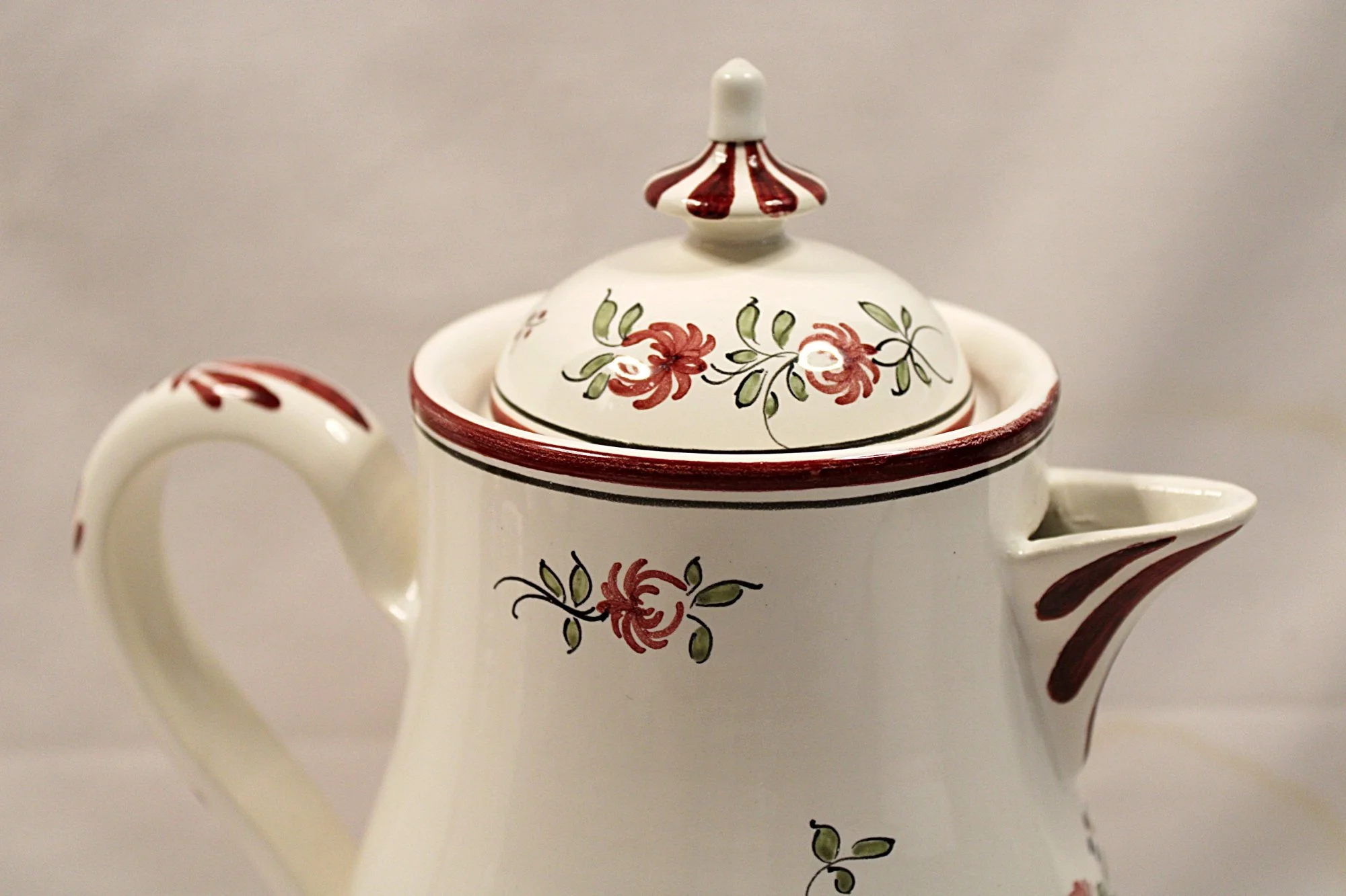 French-faience-Coffee-Pot-Decor-Strasbourg-Top-Half-spout-Right-2000 x 1333.JPG
