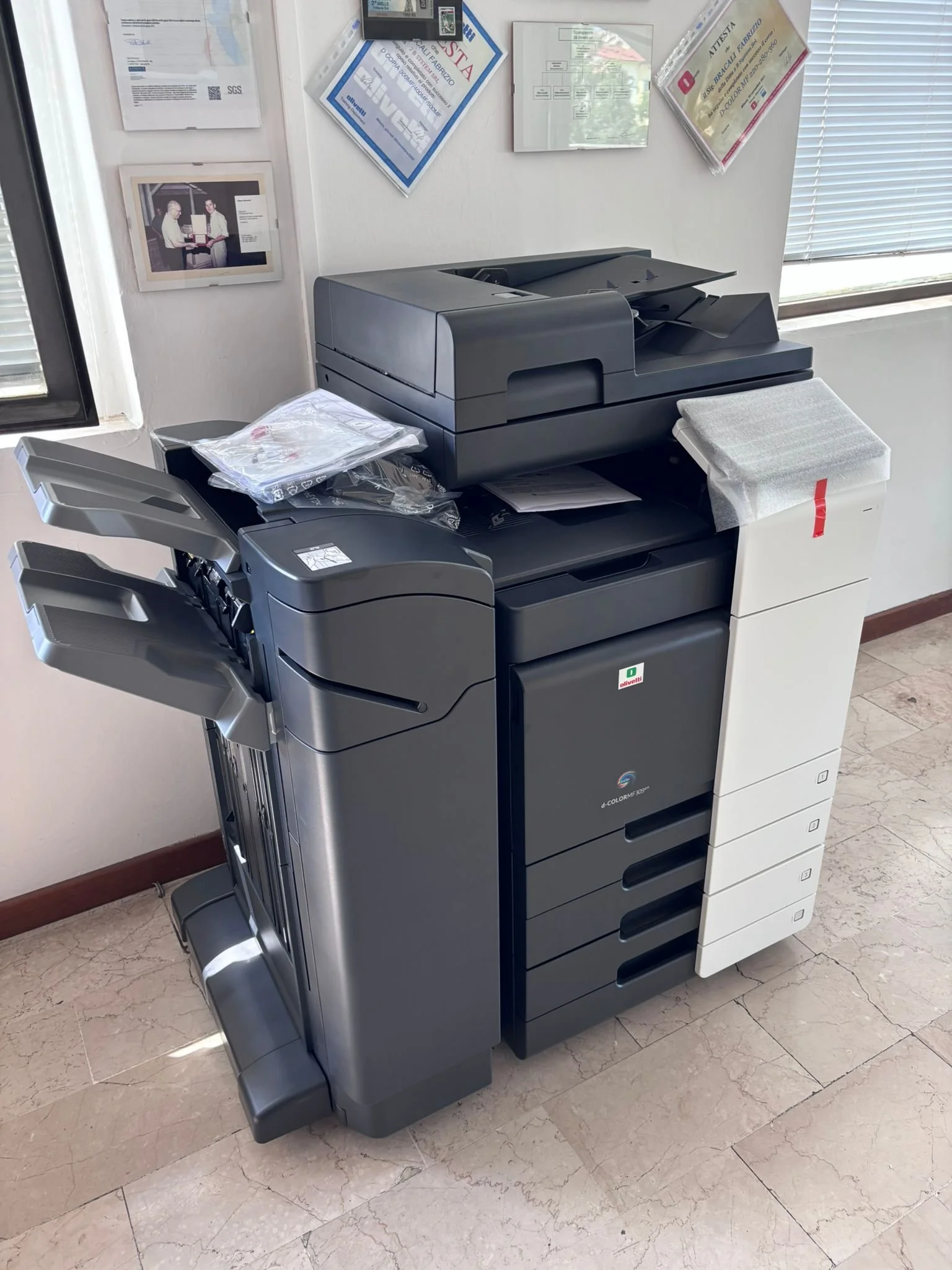 Olivetti d-Color 364 con finisher