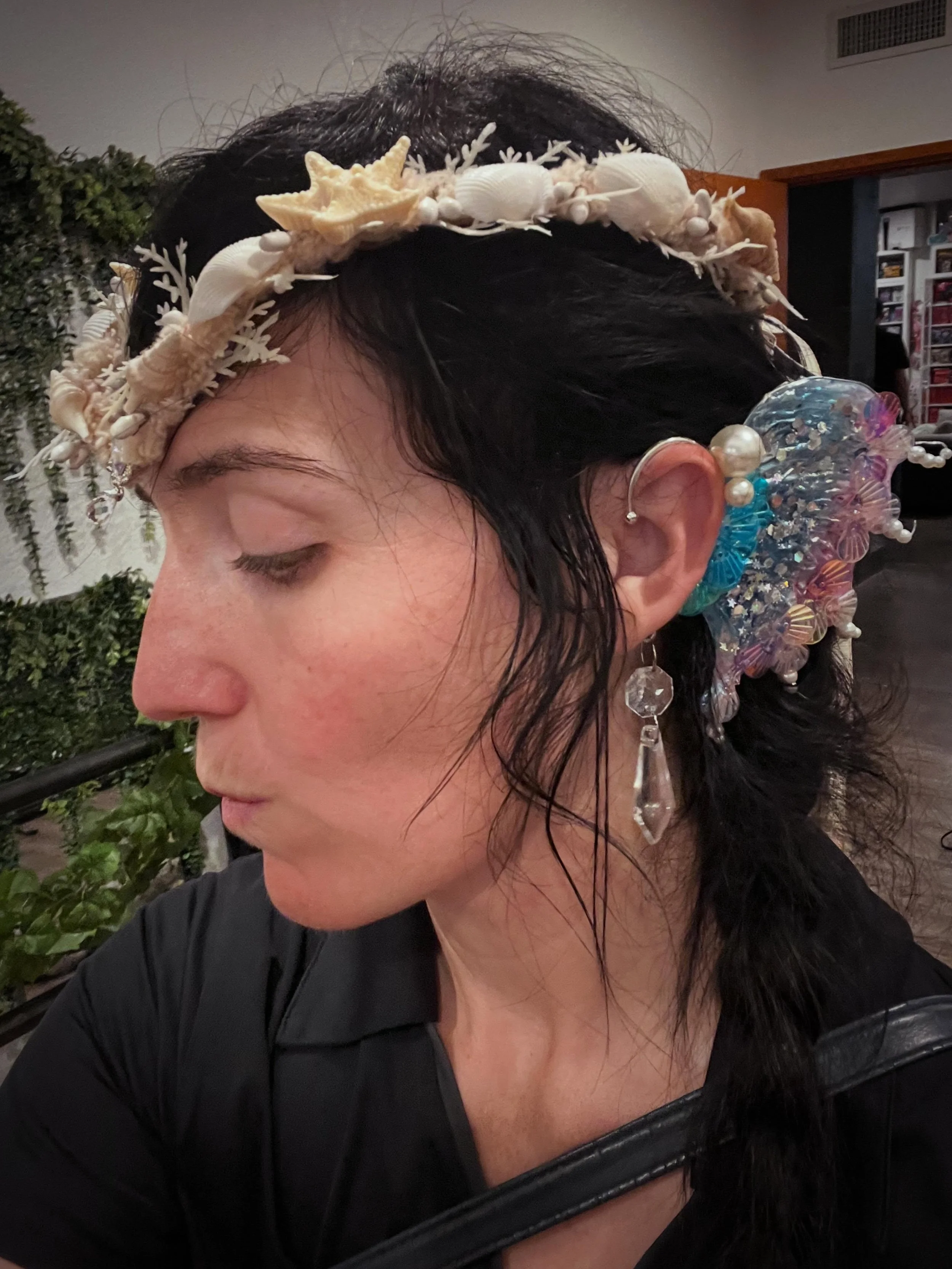 @whimsy.forge has a wonderful tutorial for these siren ears! I&rsquo;m very happy with how they turned out. Now I just need to make them swimmable! 🧜&zwj;♀️💕

Thank you @auraentertainmentarts for helping me! It was a lot of fun and I enjoyed wearin