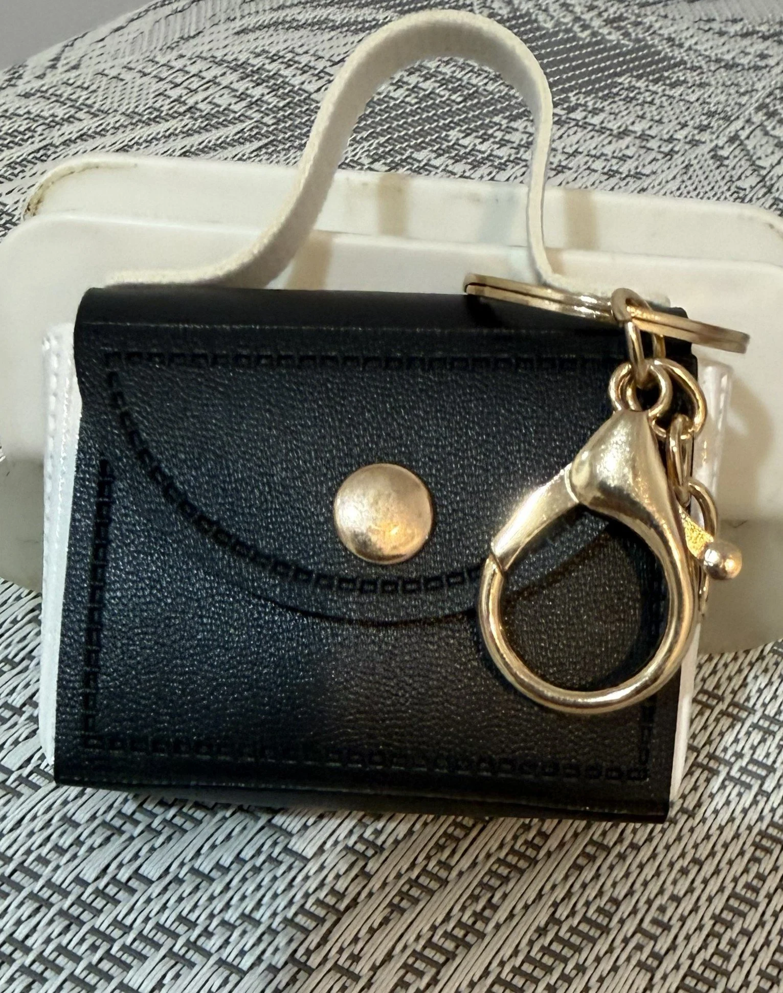 Discreet AirPod Holder Keychain