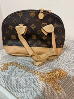 Chic Bowler Bag - Timeless Elegance Meets Utility