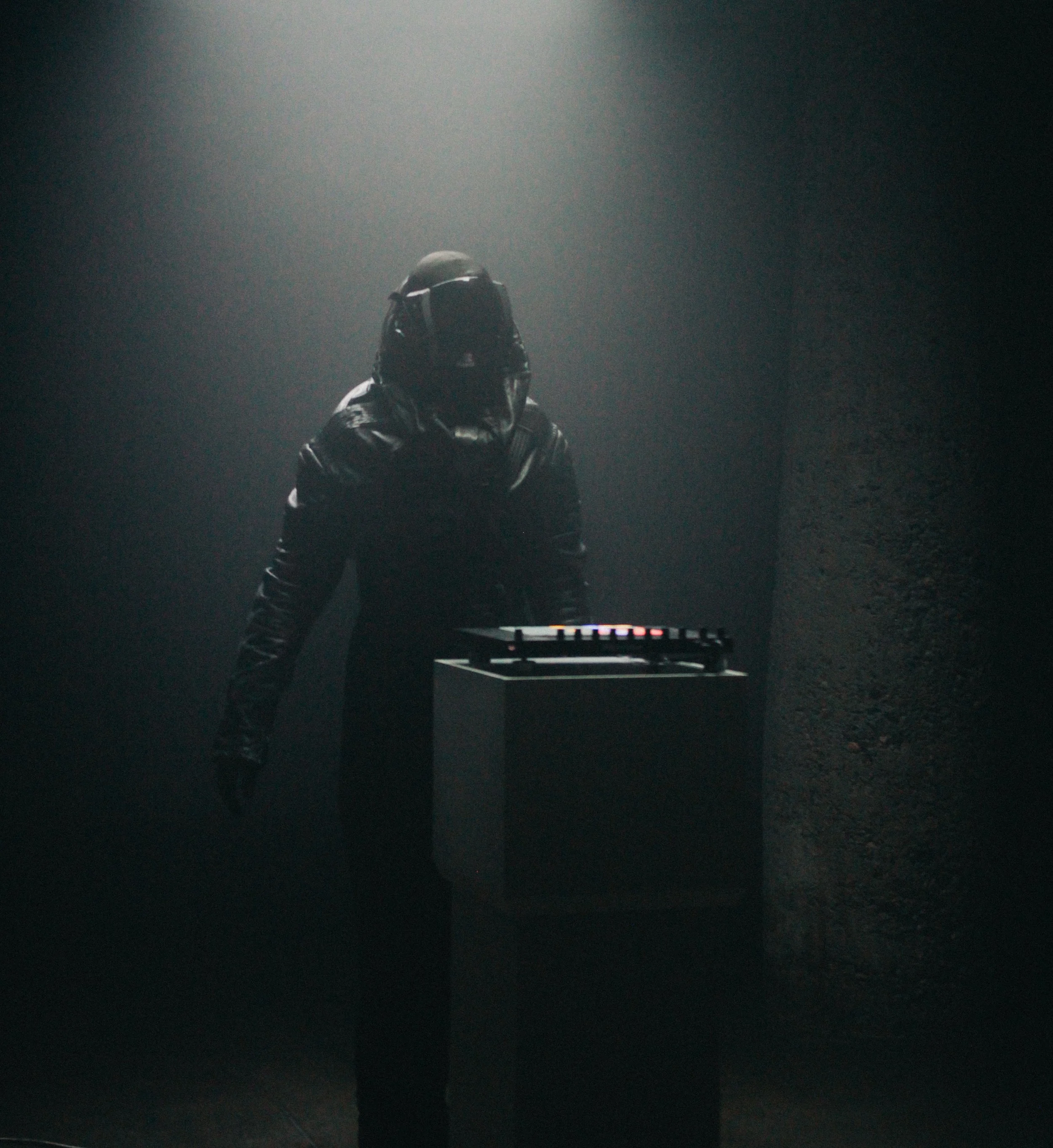 MÖM promo 2025 1.JPG