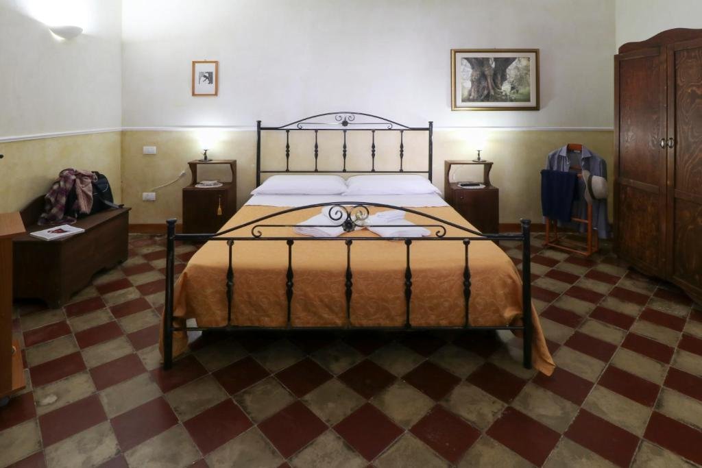 bed.jpg