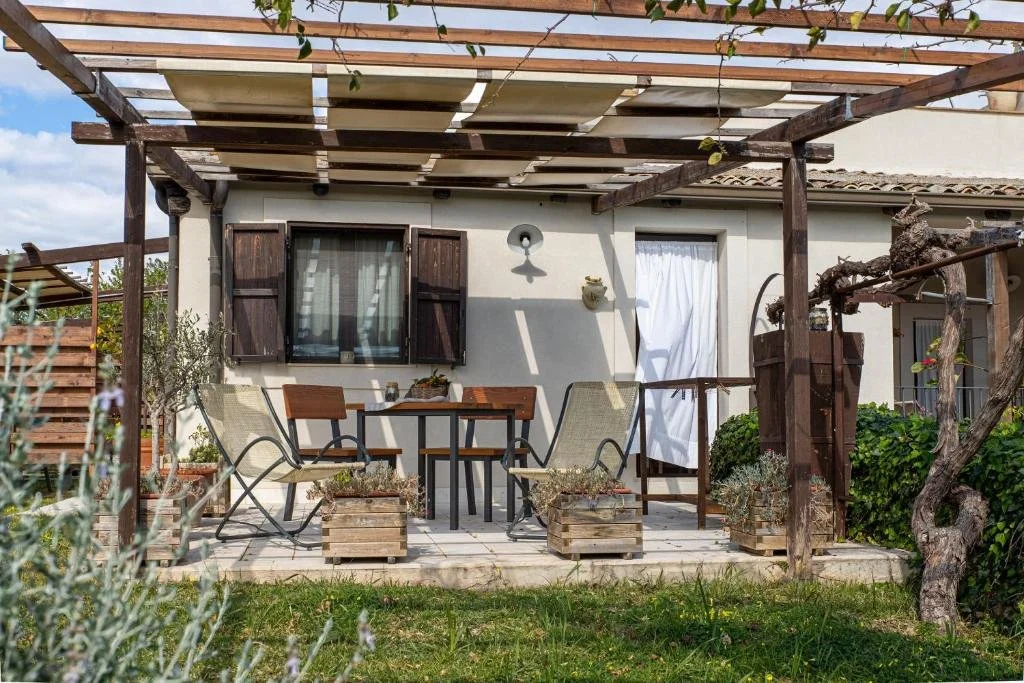 veranda 2.jpg