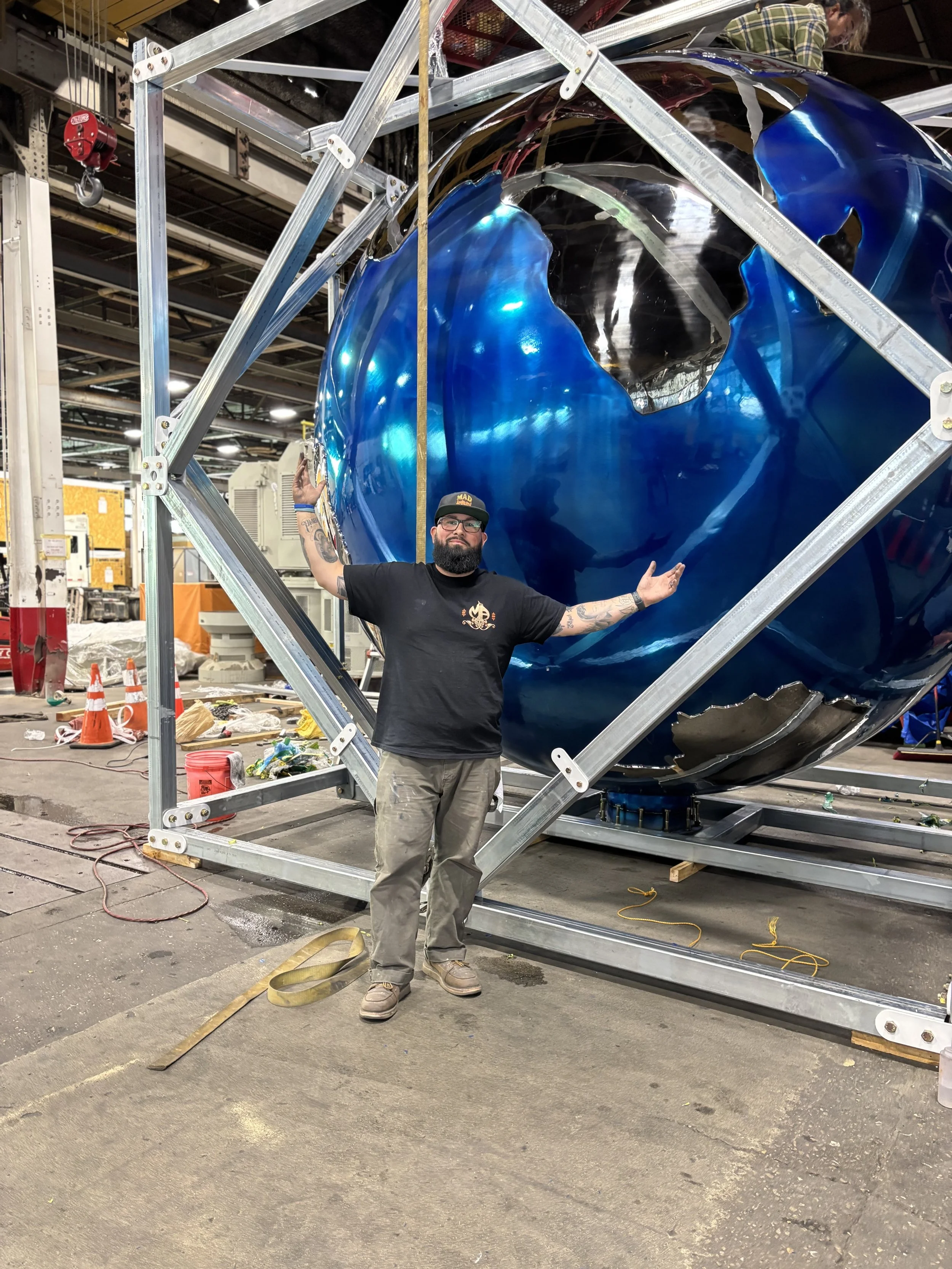 XO Sculpture; 
Artist: Daniel Anderson,
Creative Director: Eduardo Delacruz