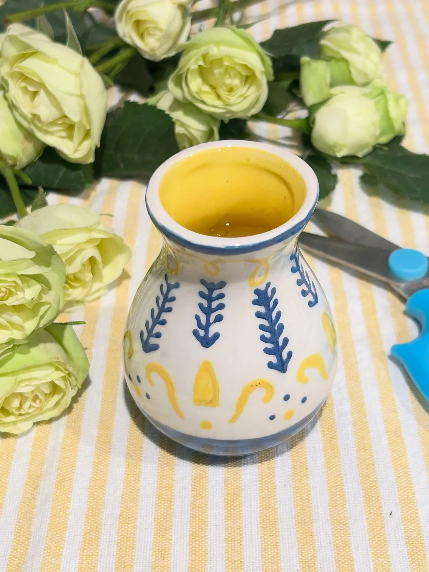 If you&rsquo;ve ever loved a paint-your-own pottery night&hellip; a Petal Party might be your new favorite 🌸

It&rsquo;s the same kind of slow, creative experience, just with fresh blooms! Enjoy flowers, friends, and something beautiful at the end ✨