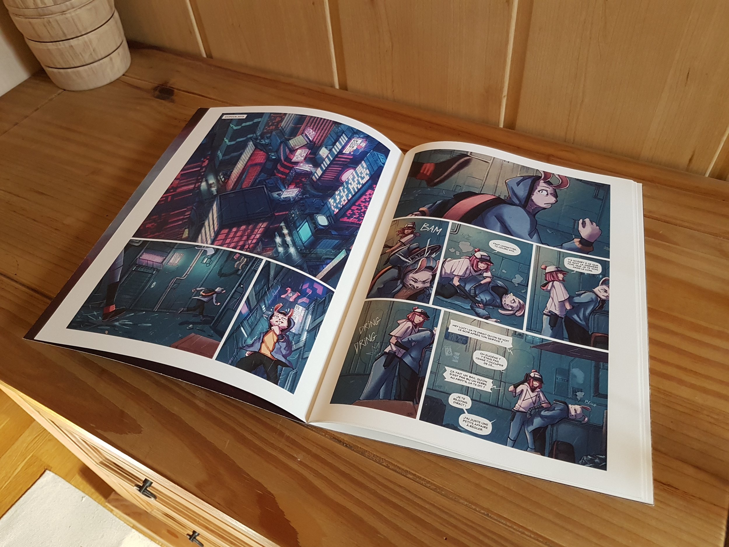 Photo des première pages de la bande-dessinée "GENESIS".