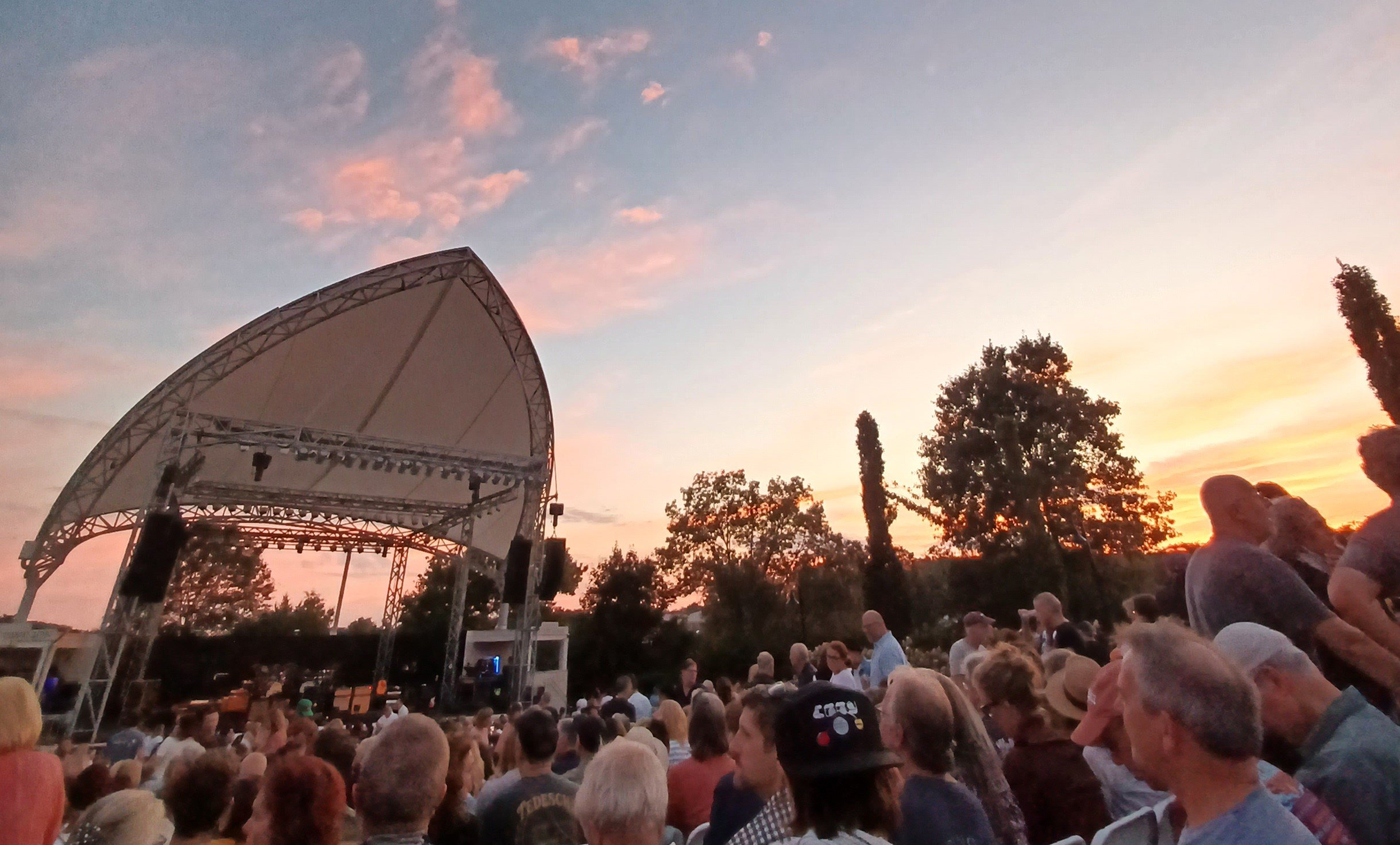 Tedeschi Trucks Band Along the River