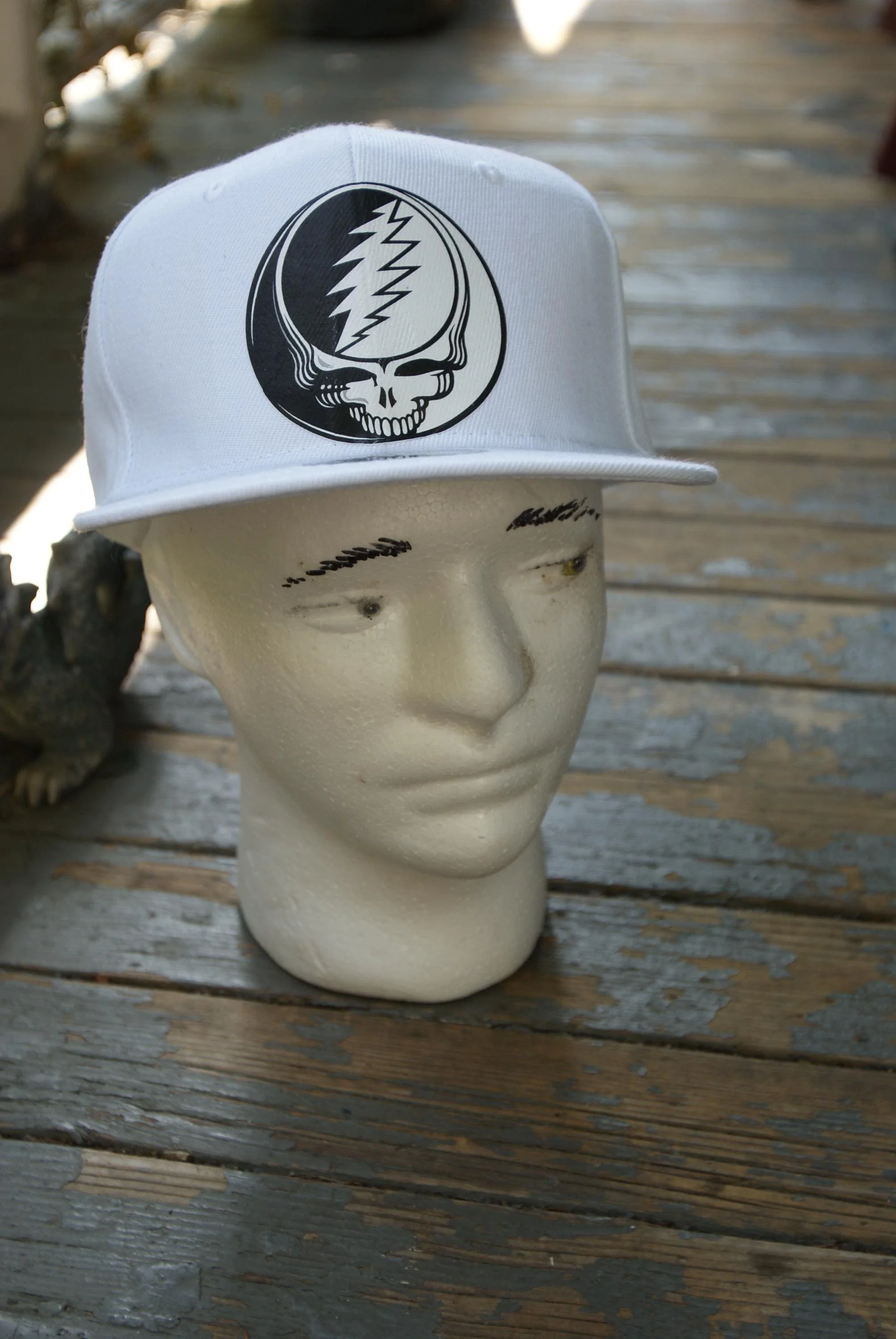 Grateful Dead Monochrome Series Classic White Flat Brim Snapback Hat, Monochrome Stealie Deadhead Cap, Steal Your Face Festival Hat