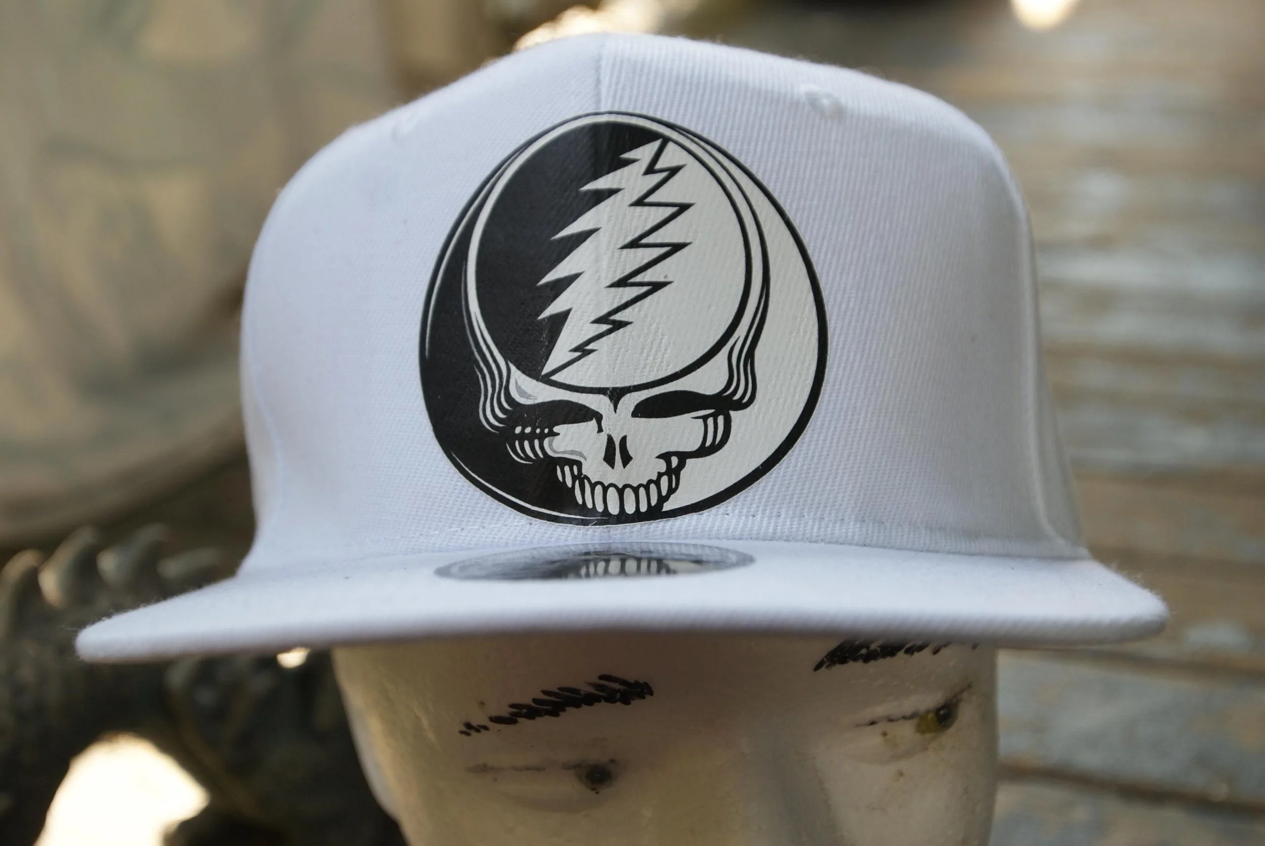 Grateful Dead Monochrome Series Classic White Flat Brim Snapback Hat, Monochrome Stealie Deadhead Cap, Steal Your Face Festival Hat