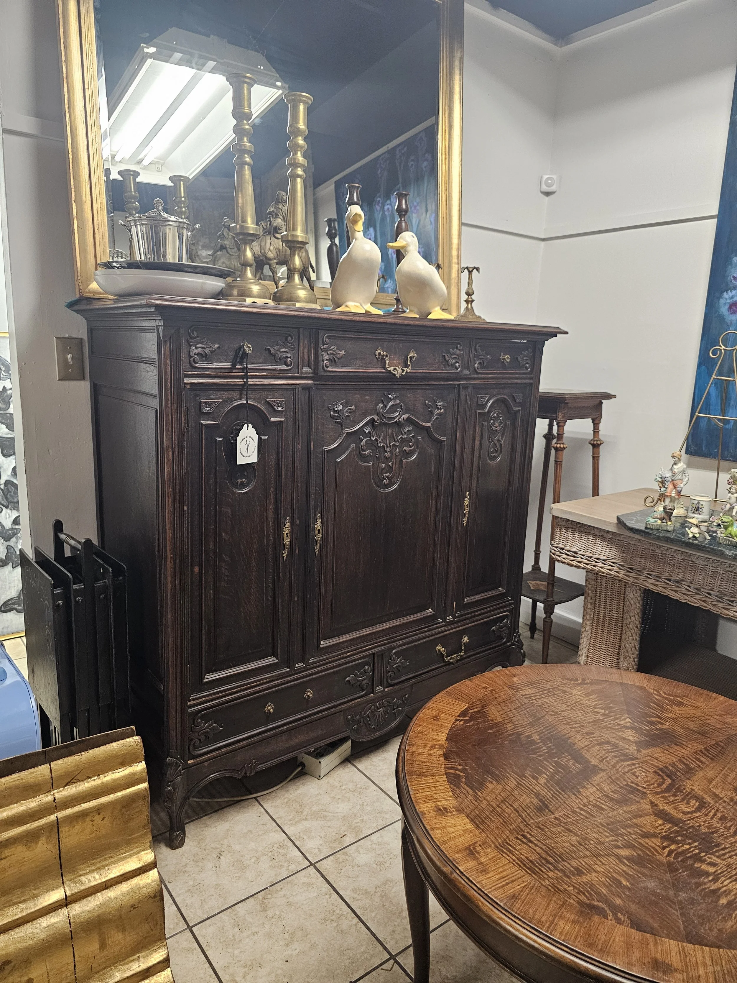European-Style Kitchen Dresser Cabinet