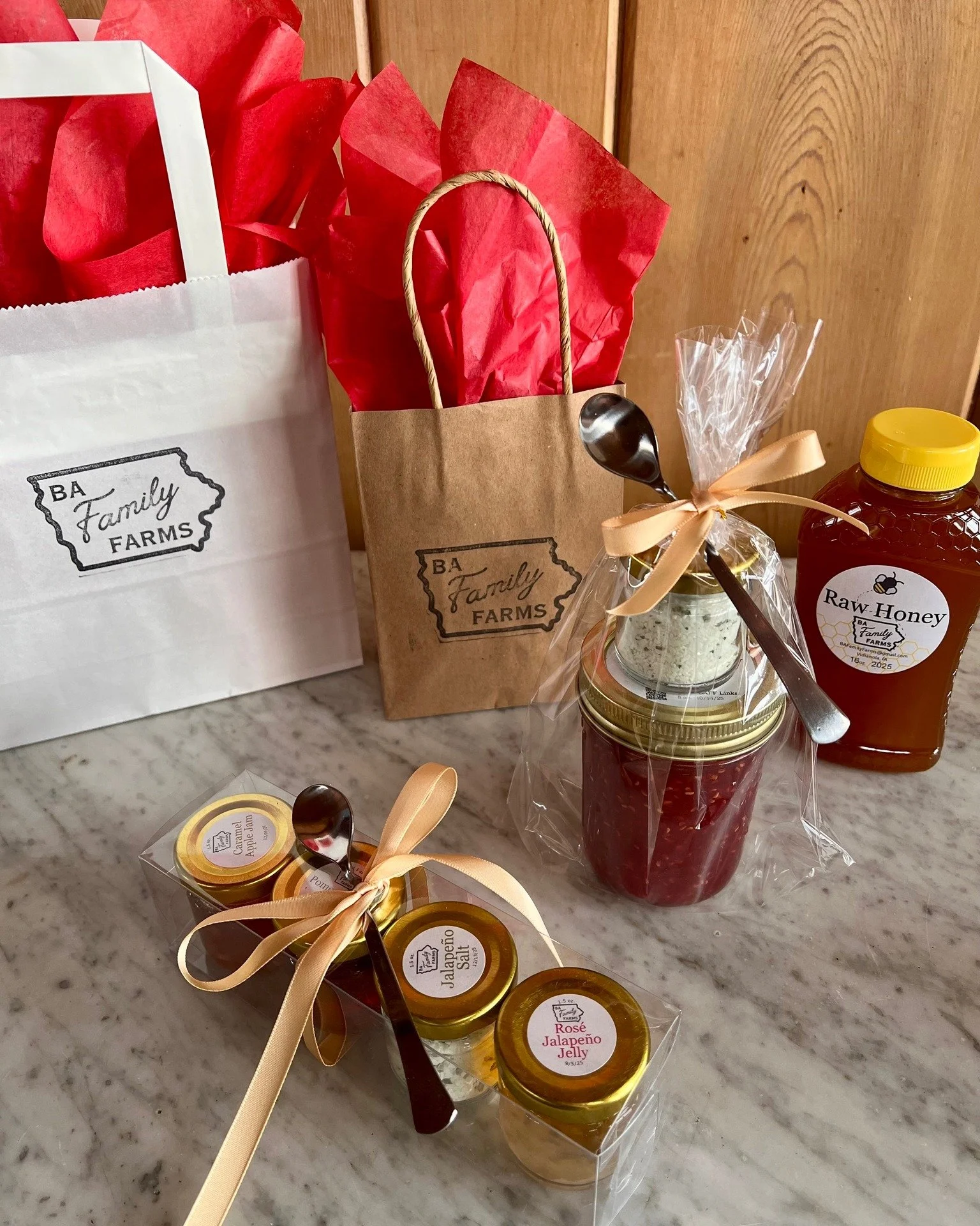 Lunar New Year is all about sharing good wishes for the year ahead. Thoughtful food gifts are a simple way to celebrate, whether you&rsquo;re gathering with family, visiting friends, or thanking a host as celebrations continue into the new year. 🫶🏼