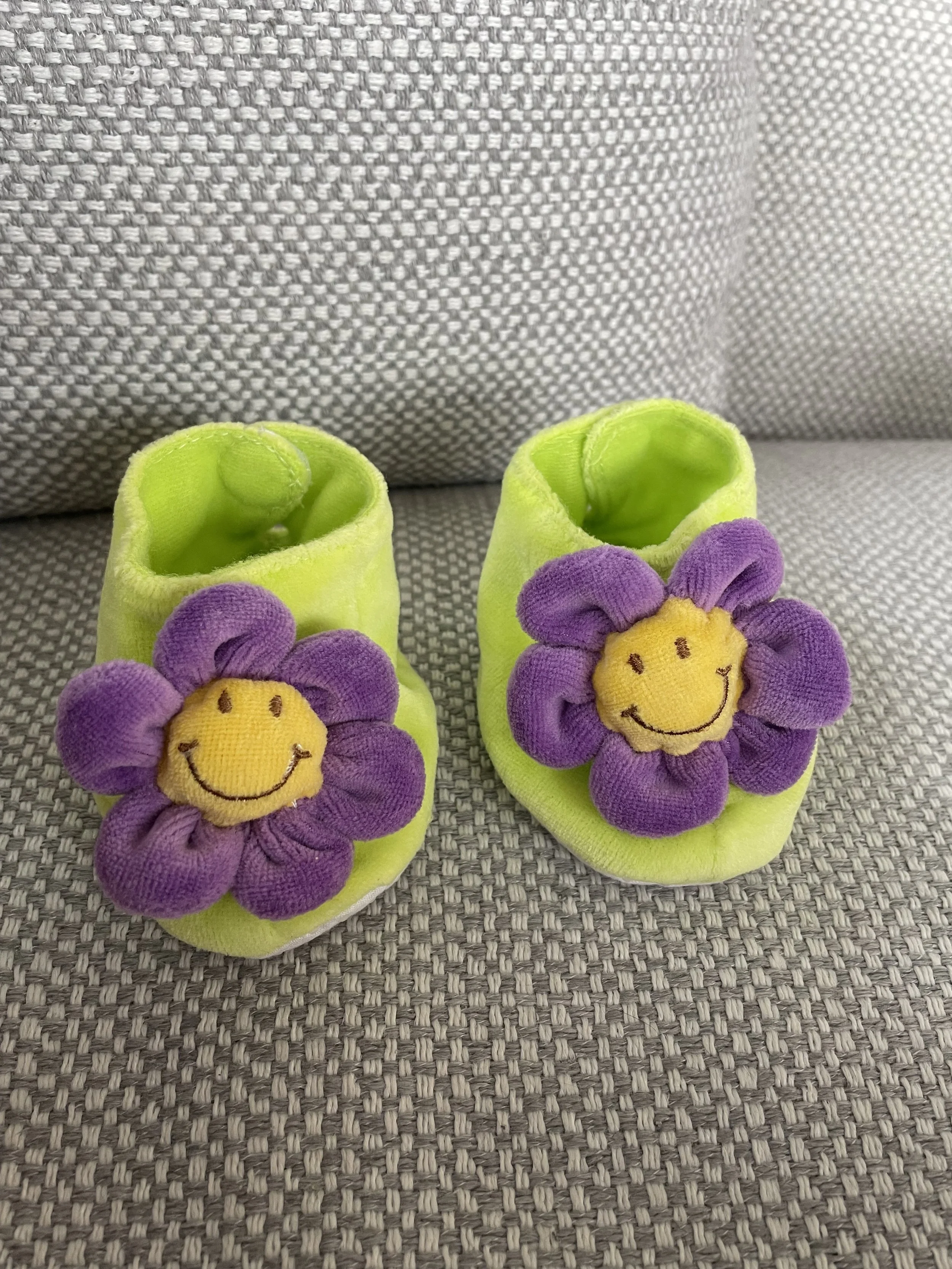 BABY BOOTIES - only one left