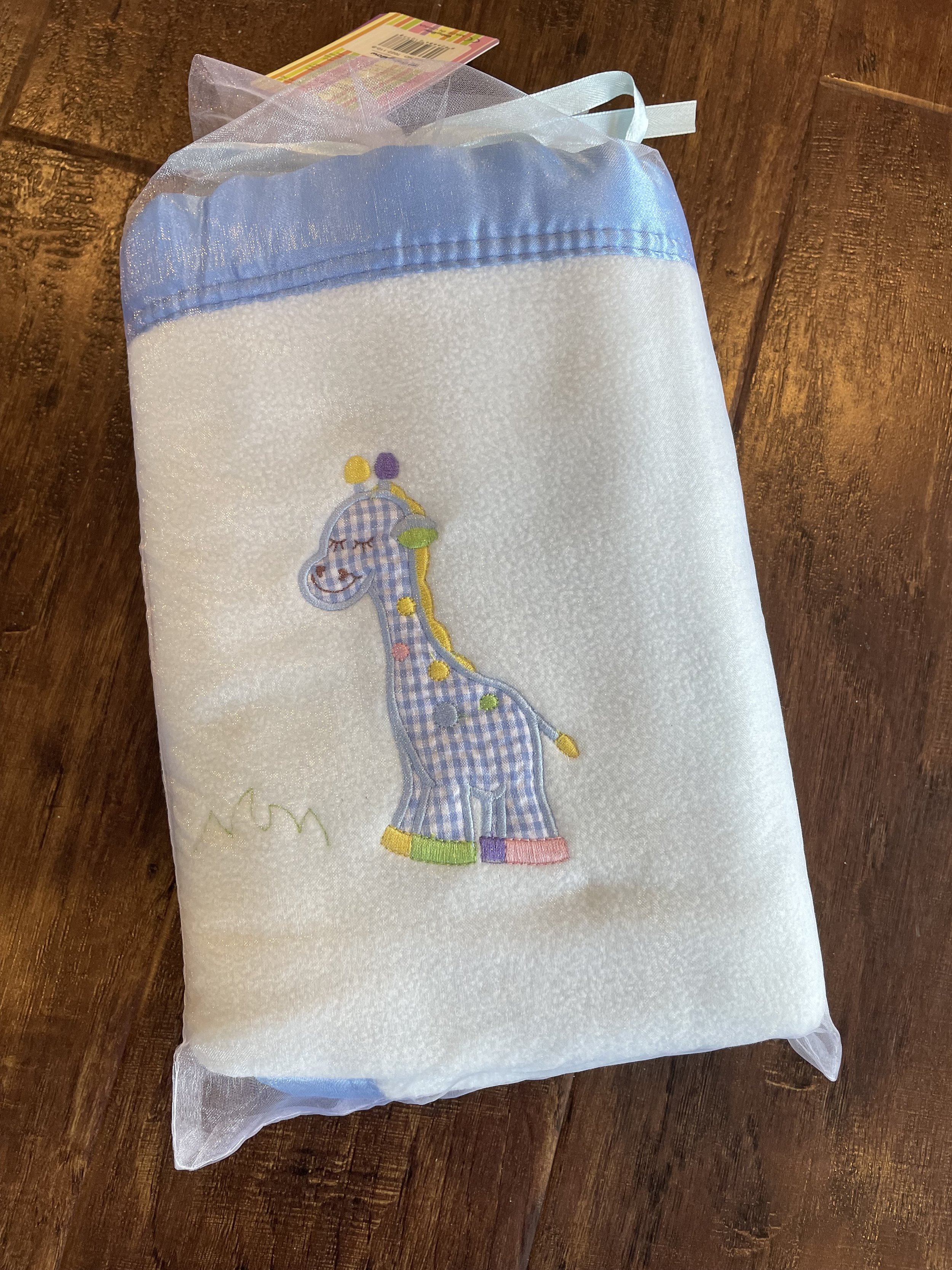 BLUE FLEECE BLANKET w GIRAFFE