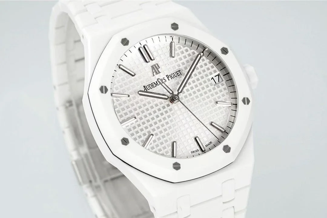Audemars Piguet Royal Oak Offshore Diver (White Ceramic)