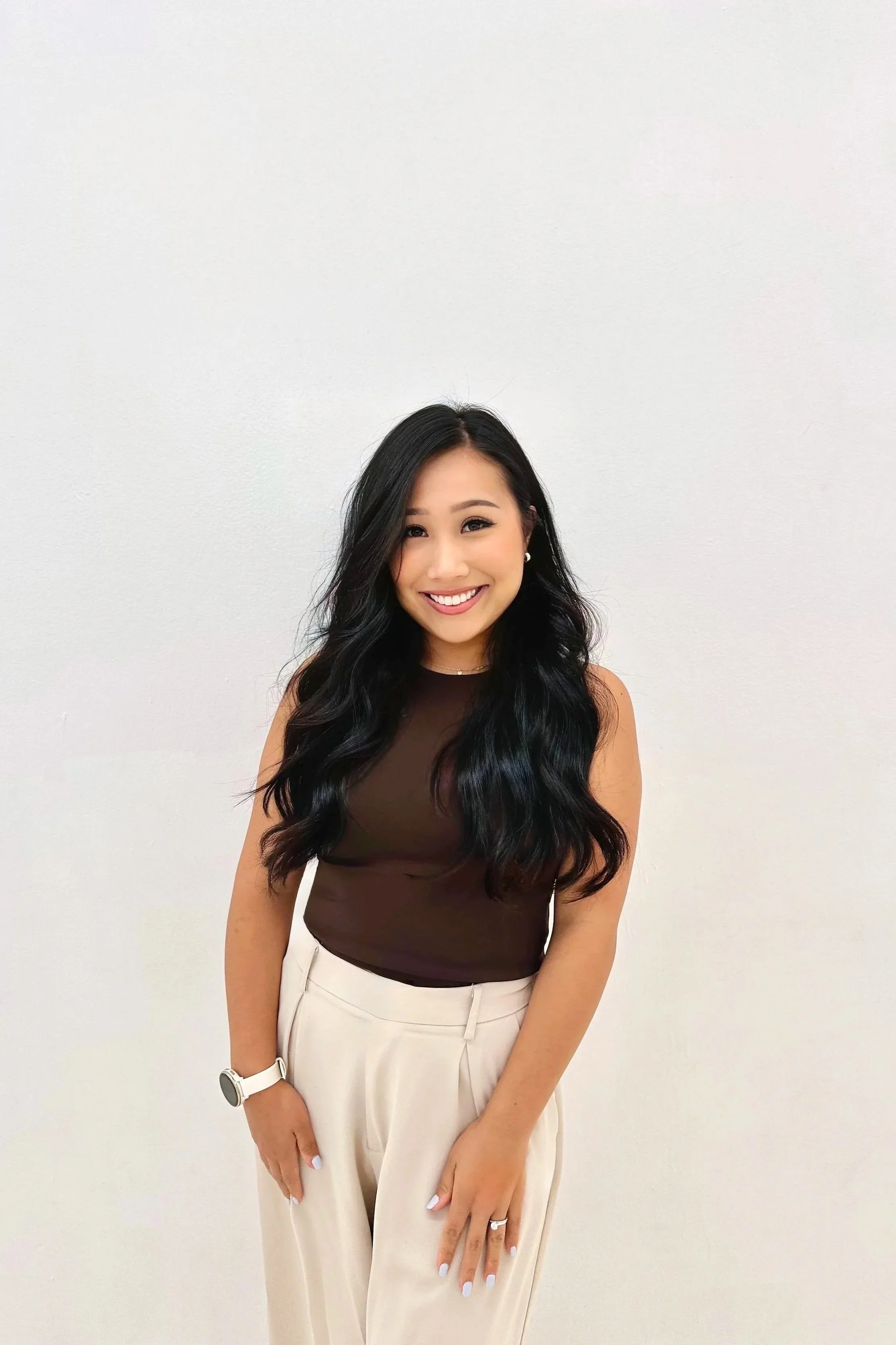 Dr. Lien Tran, pediatric physical therapist providing In-home pediatric physical therapy session in Orange County