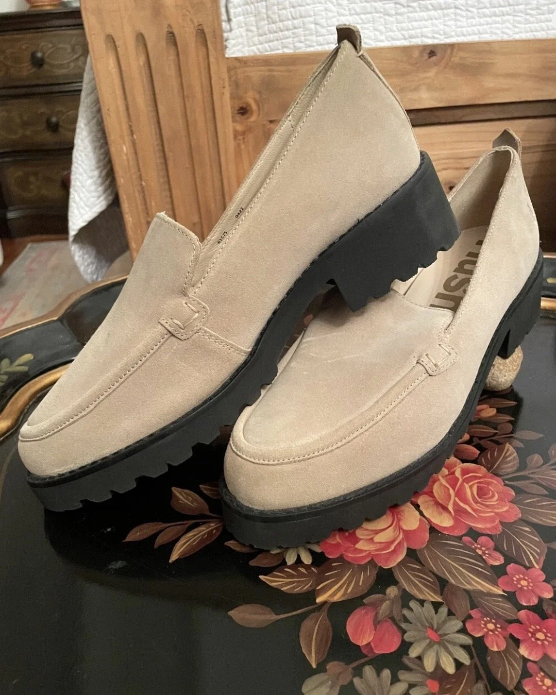 New Hush Puppies heeled Loafers sand Suede Size 11 regular, not in box