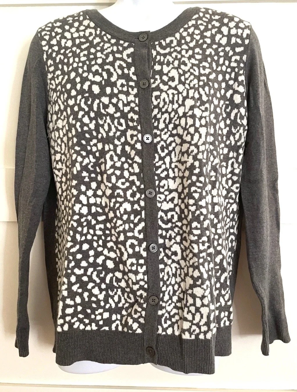 Merona women’s Xl jewel neck button cardigan grey and white animal print front solid grey back