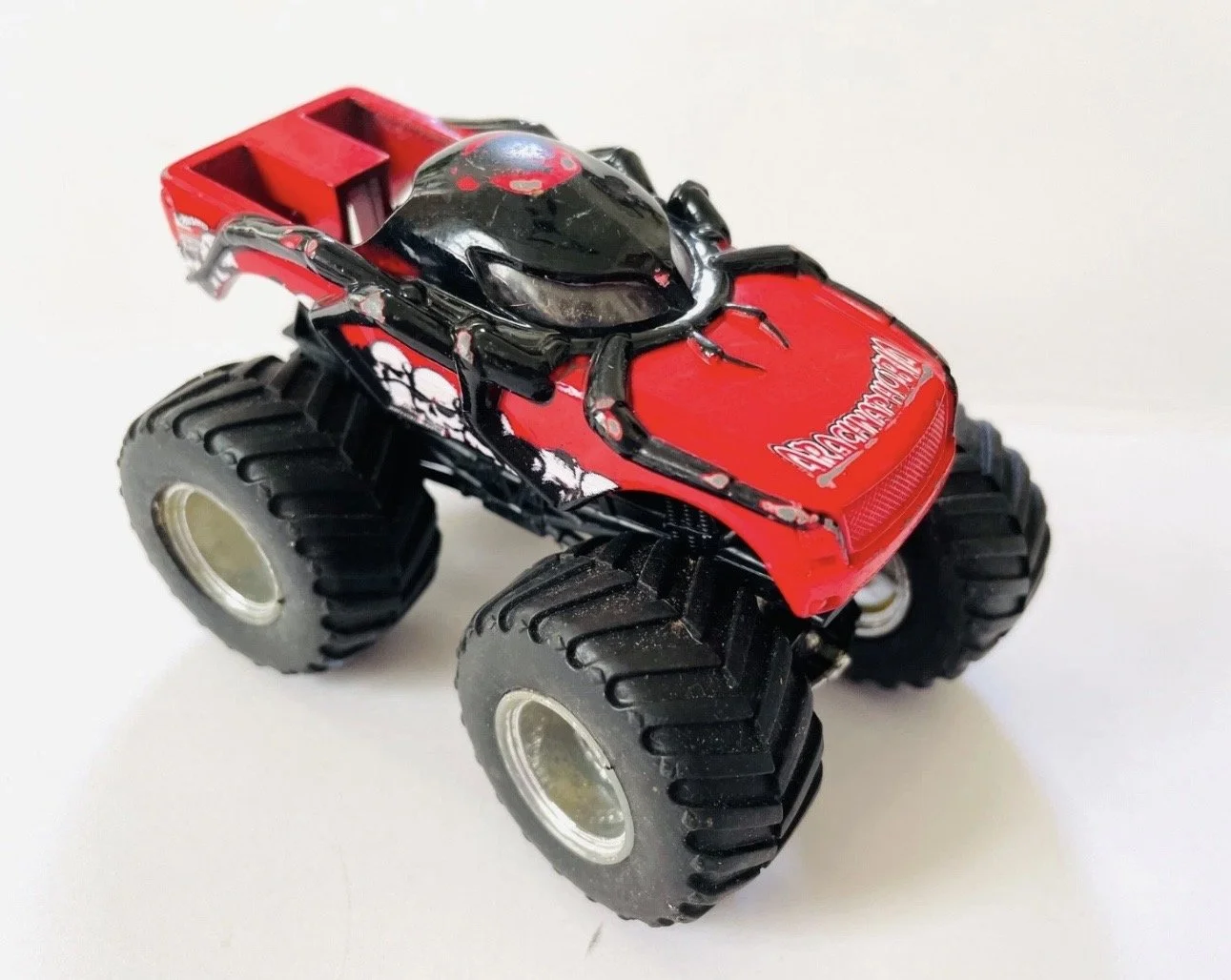 Hot Wheels Monster Jam Arachnophobia Monster Truck 1:64
