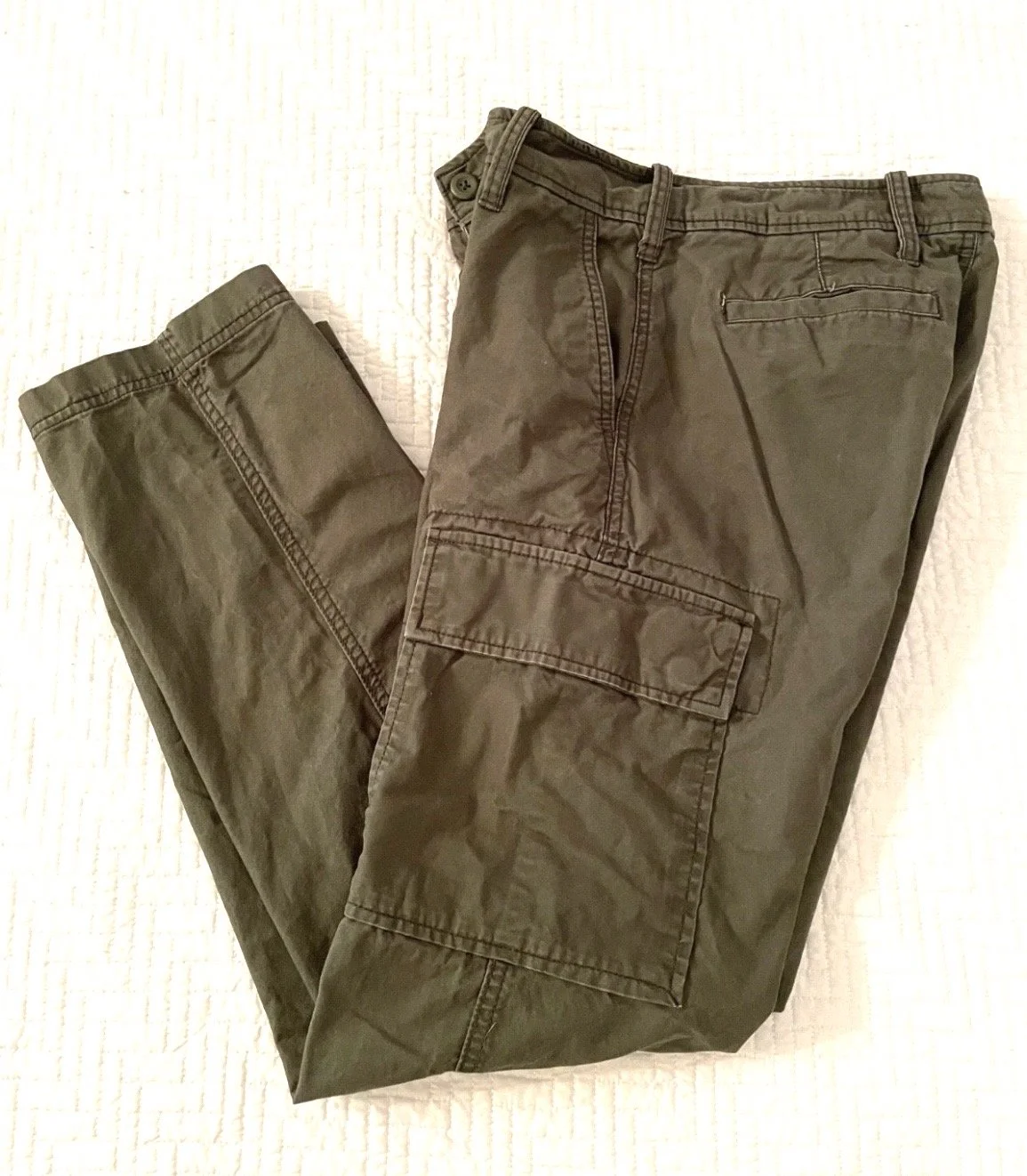 Old Navy Cargo Men’s 30x32 Straight Cotton Flat Front pant in olive green