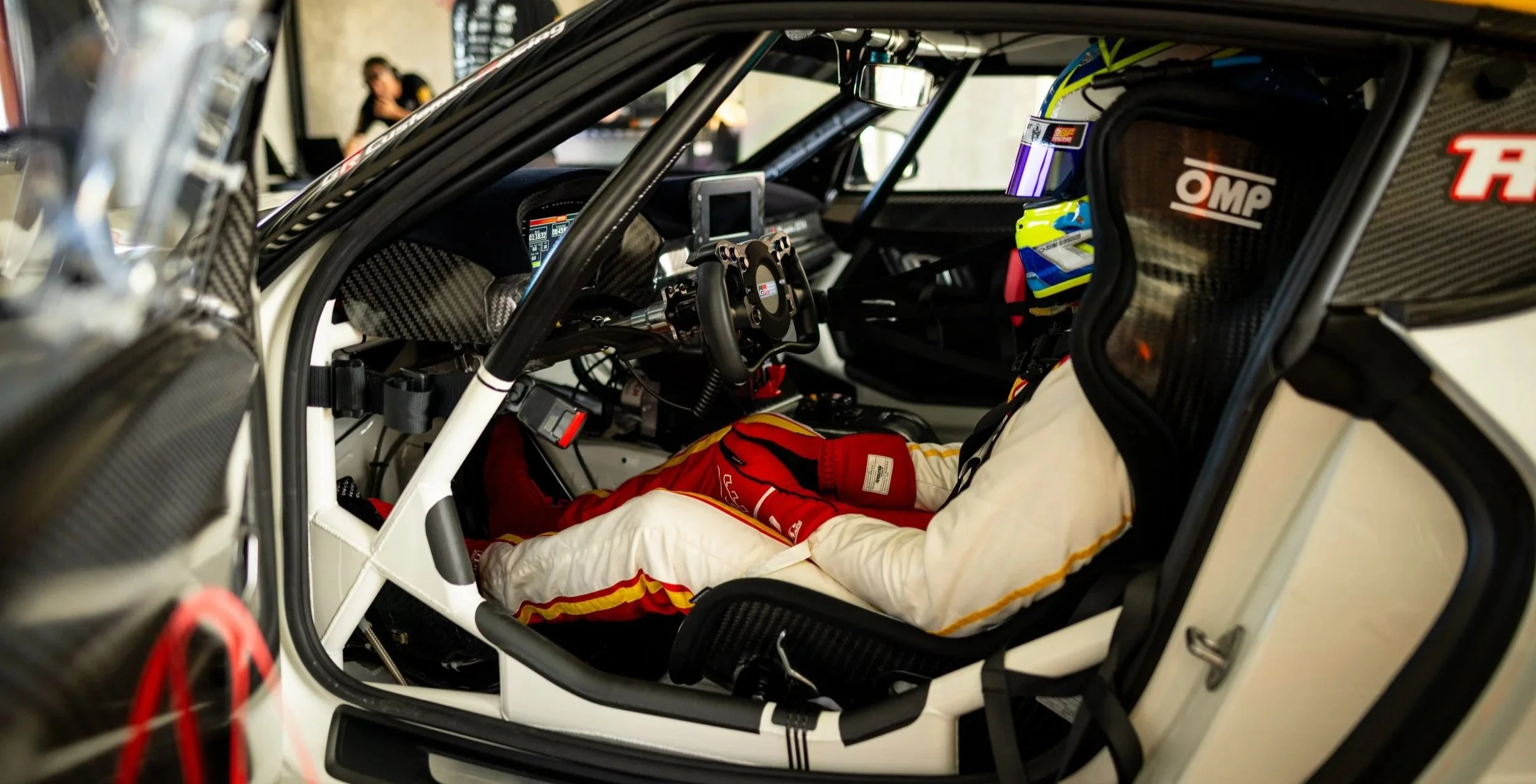 TORTI BOUNCES BACK WITH STRONG TOP-15 GT4 FINISH IN SYDNEY