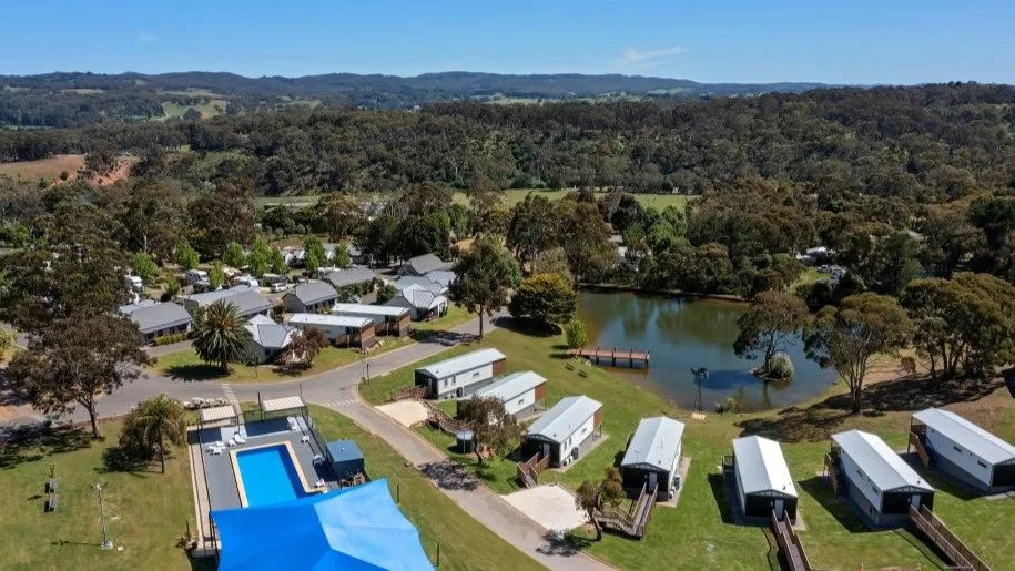 Discovery-Parks-Hahndorf-Deluxe-Cabin-Drone-B.jpg